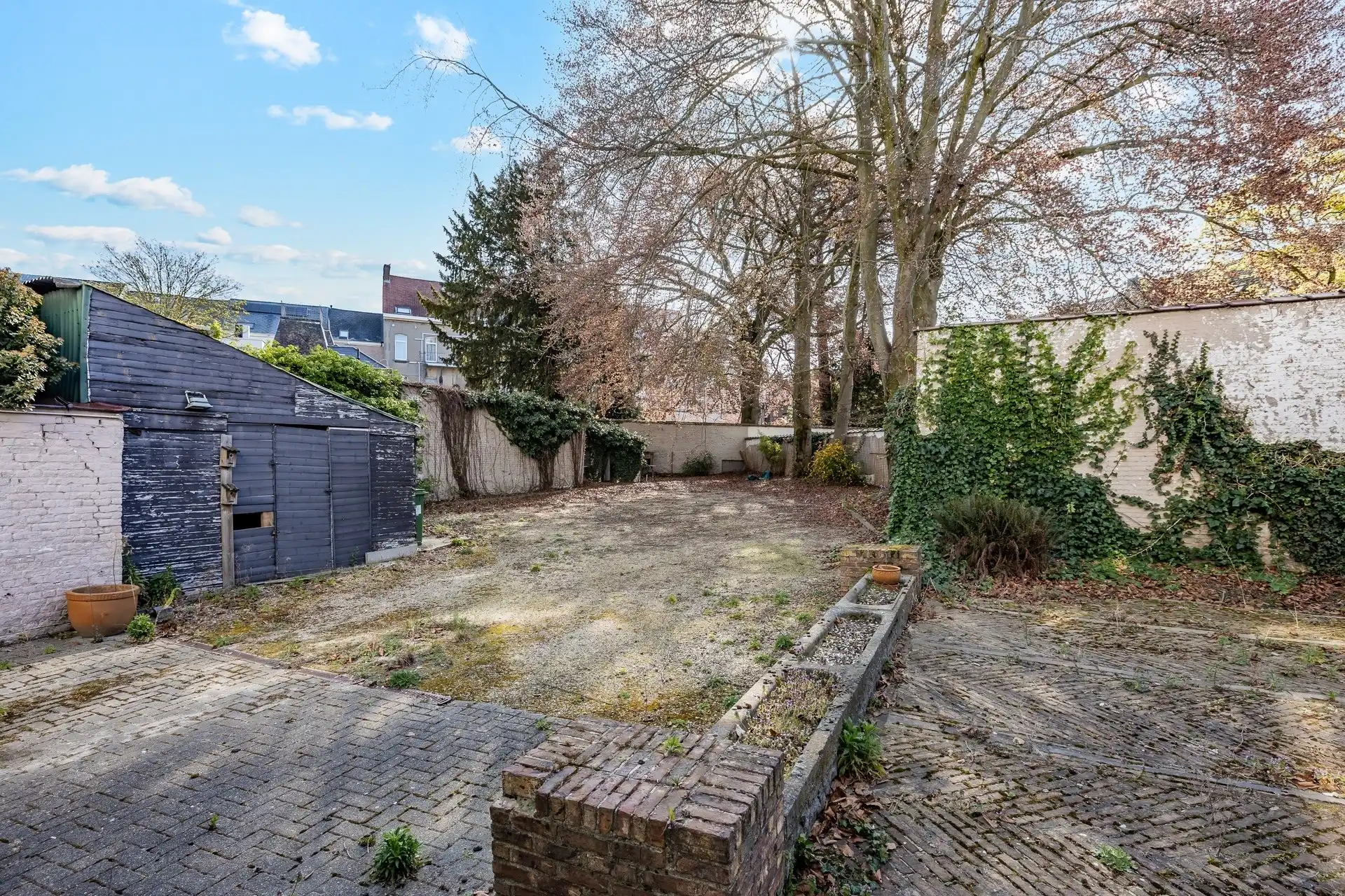 Uniek en uitzonderlijk ruim herenhuis op toplocatie in Aalst  foto 2