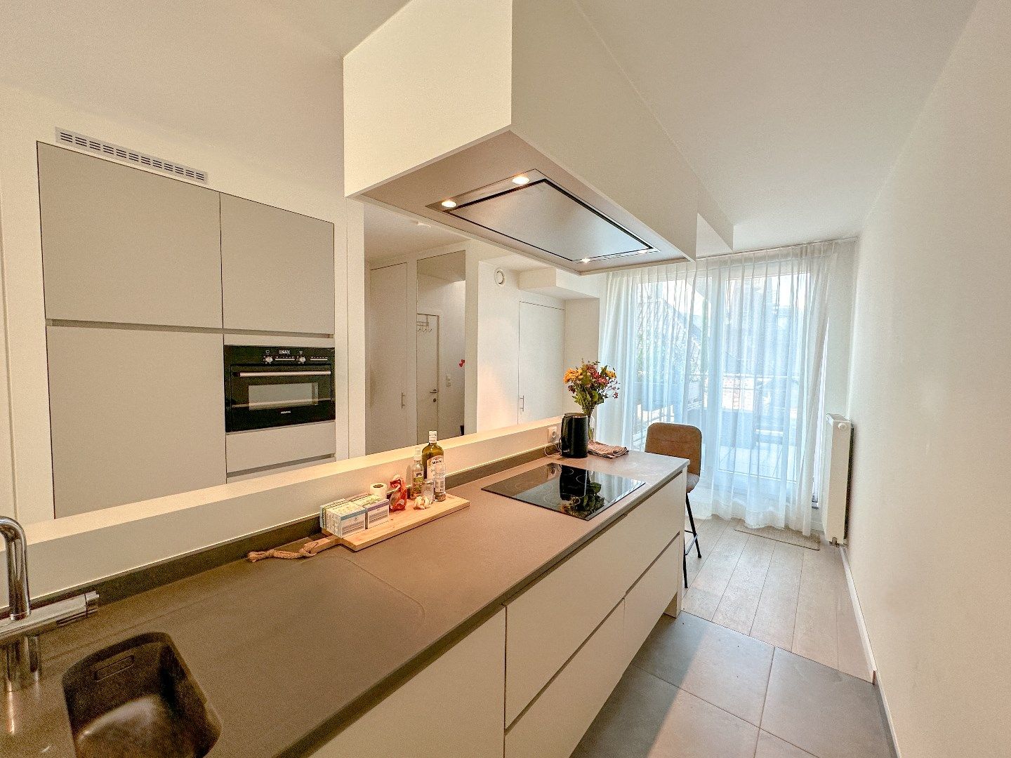 Modern duplexappartement (82 m²) met mooi terras, centrum Torhout foto 6