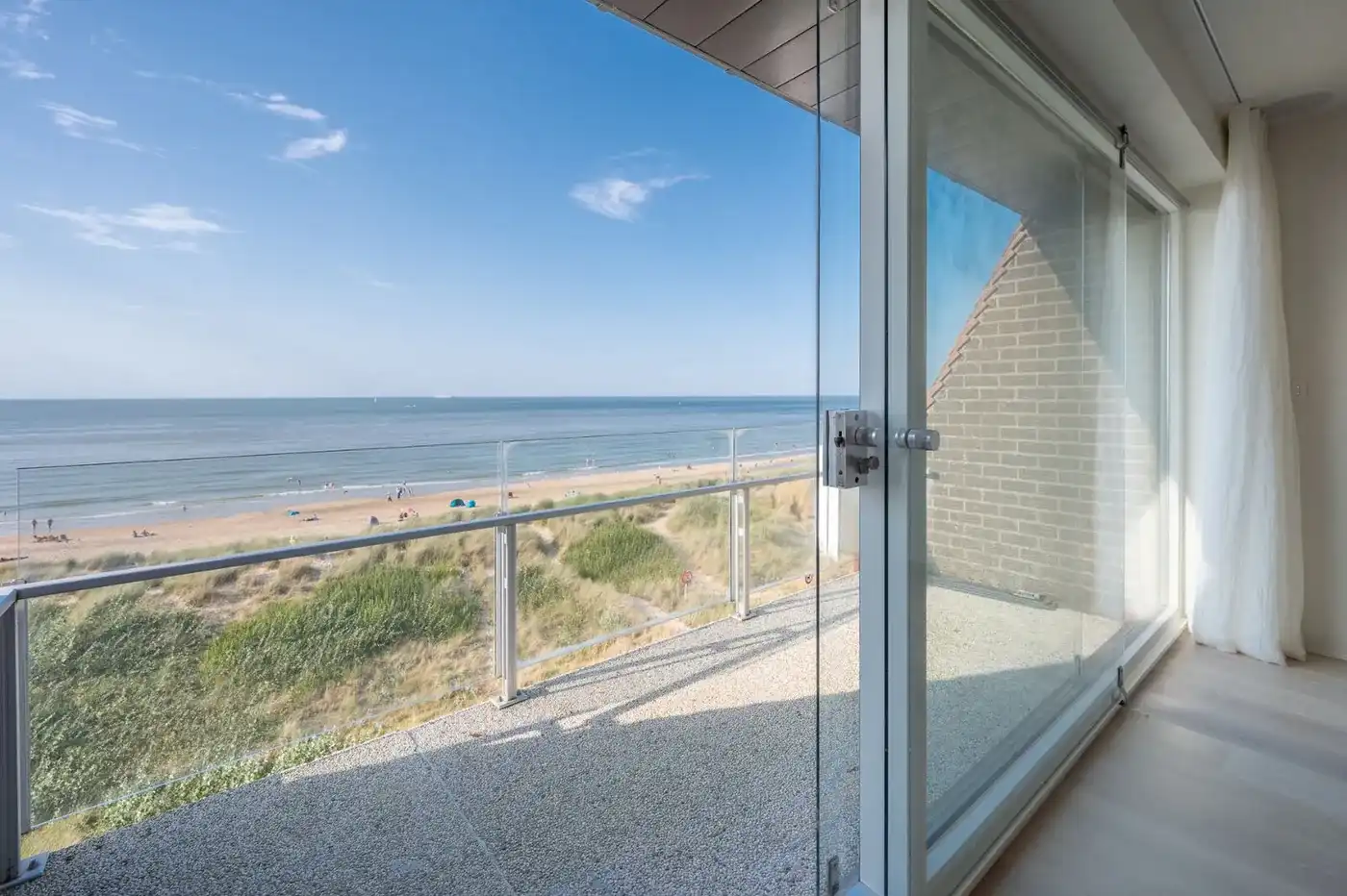 Prachtig gerenoveerd appartement op de Wandeldijk foto 2