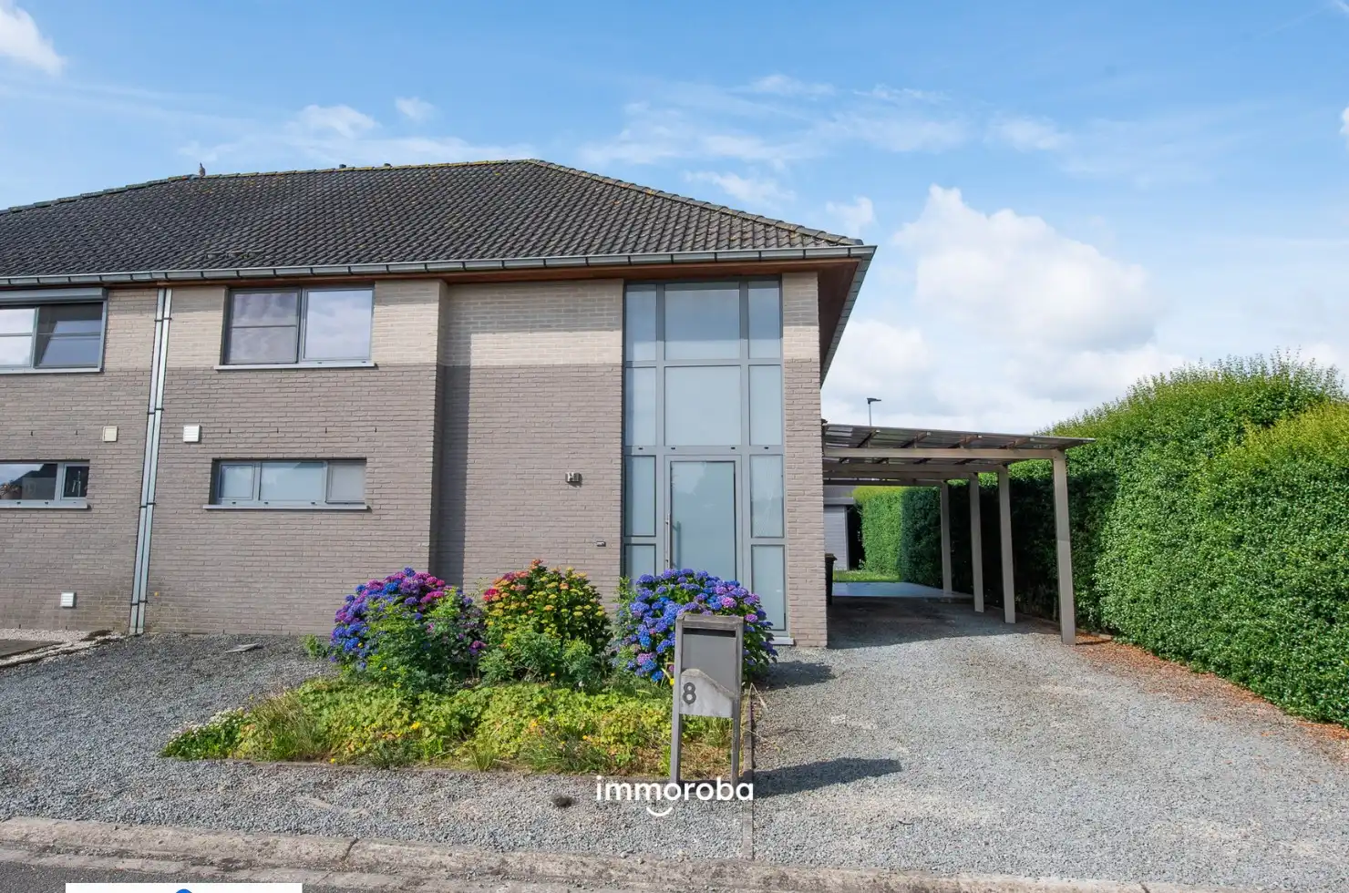 Rustig gelegen, ruime woning met 3 slaapkamers te Oeselgem! foto {{pictureIndex}}