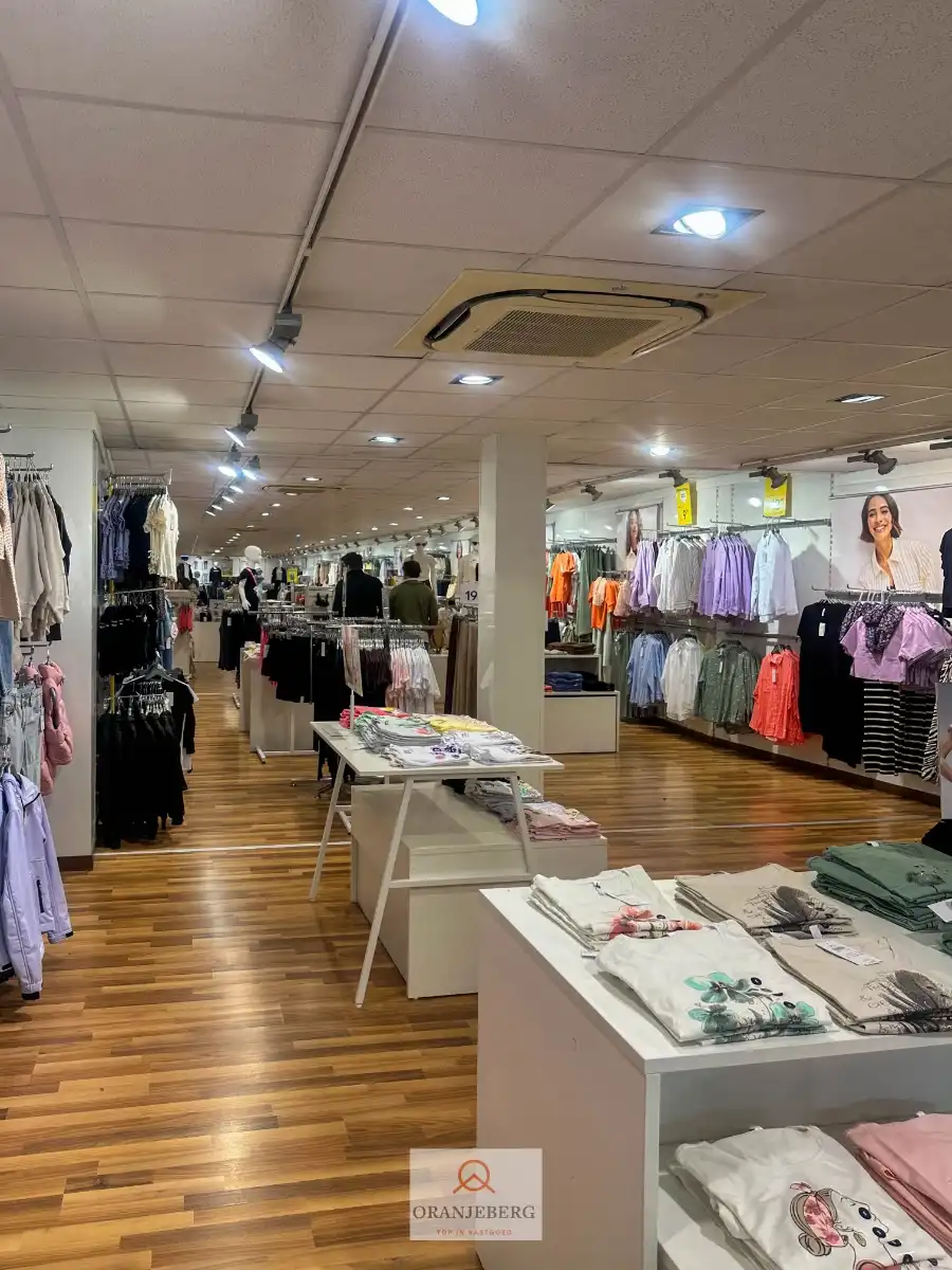 Groot handelspand te koop met mooi rendement op toplocatie in Lanaken foto 14