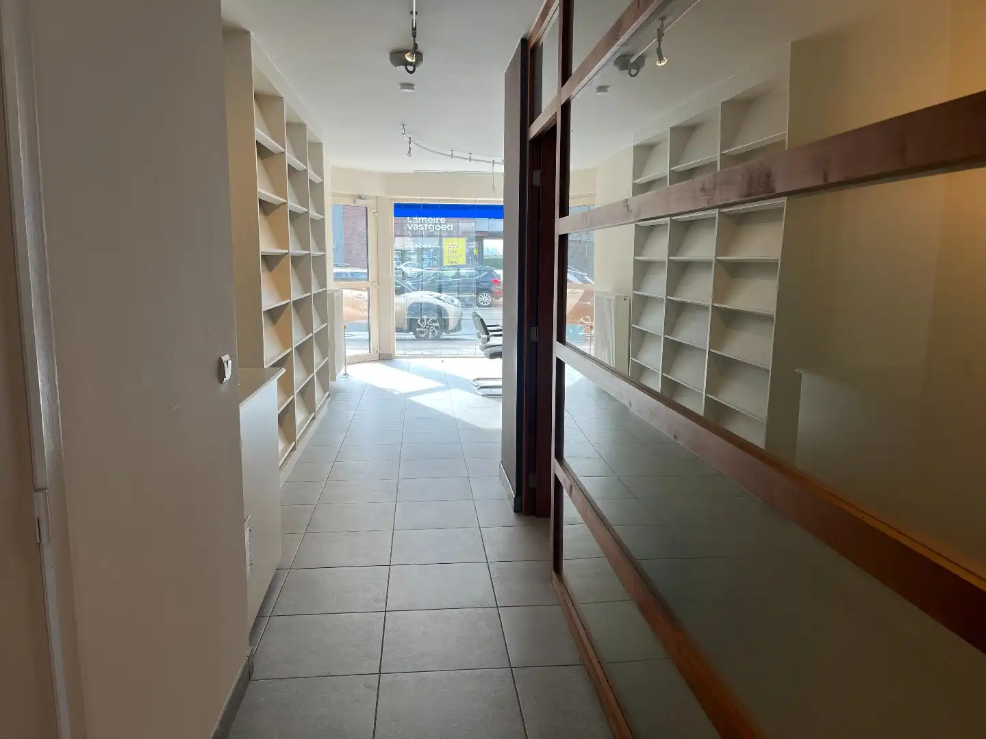 Instapklare handelsruimte in het centrum van Sijsele foto 7