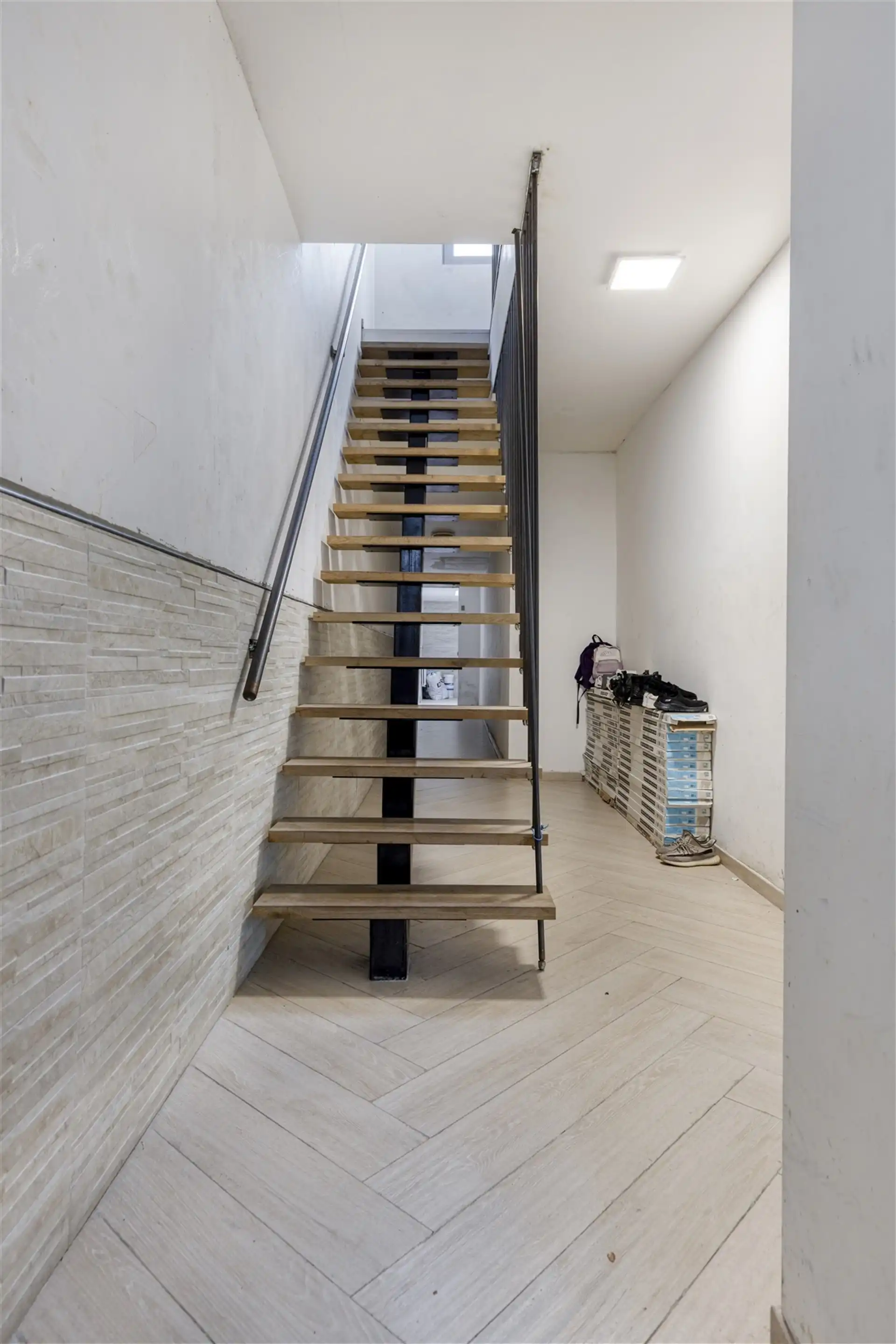 Gerenoveerd handelshuis met 4 tot 6 slaapkamers en zonnige tuin. foto 3