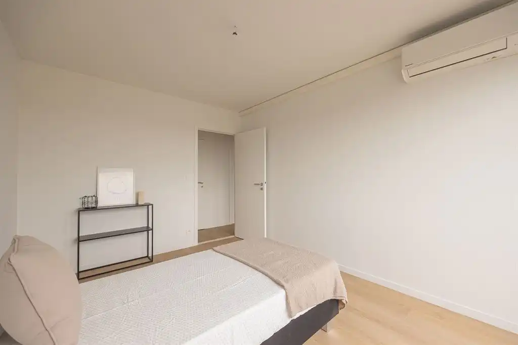 Ruim gerenoveerd appartement met groen zicht en parkeerplaats foto 17