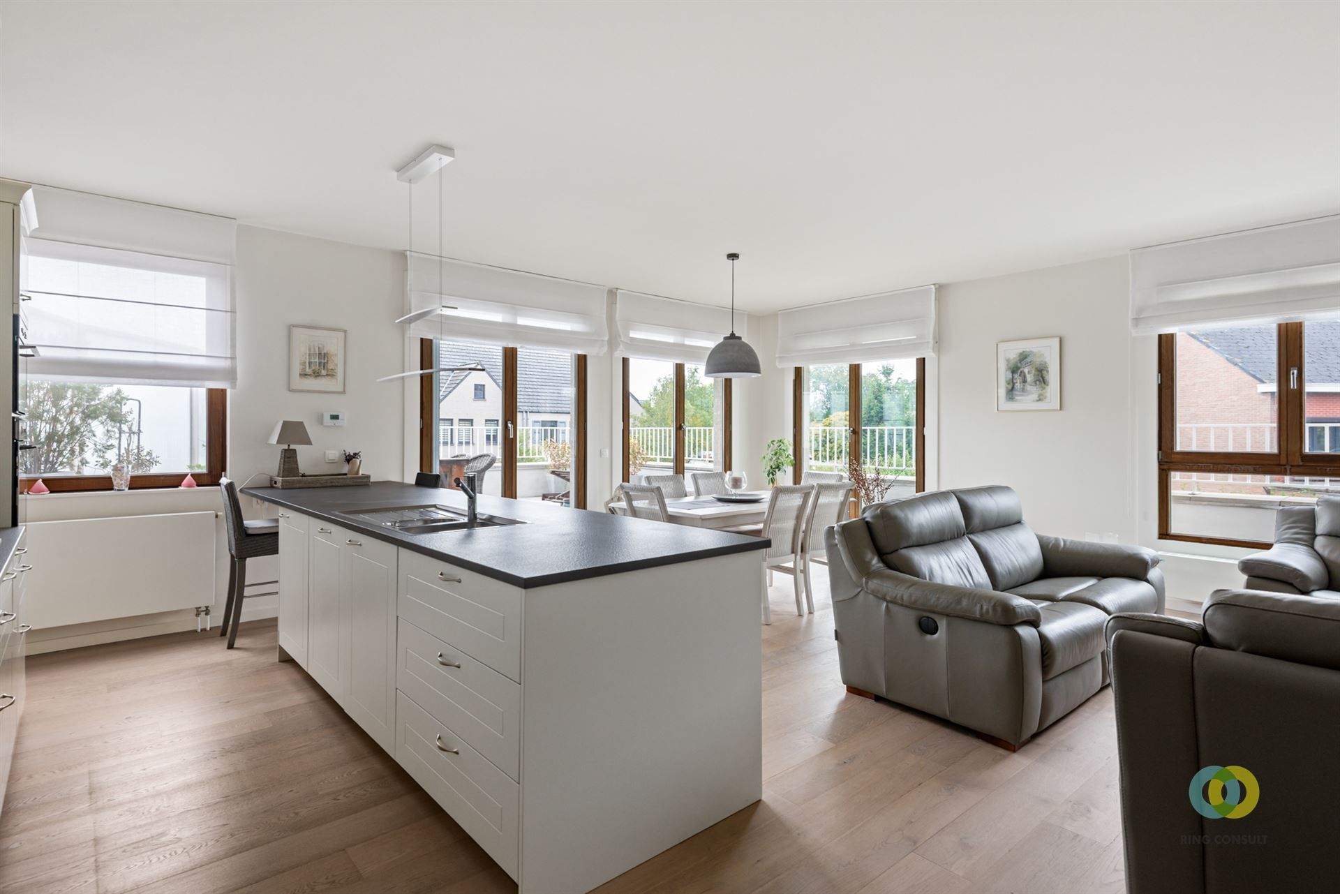 uitzonderlijk appartement met twee kamers en prachtig terras foto {{pictureIndex}}