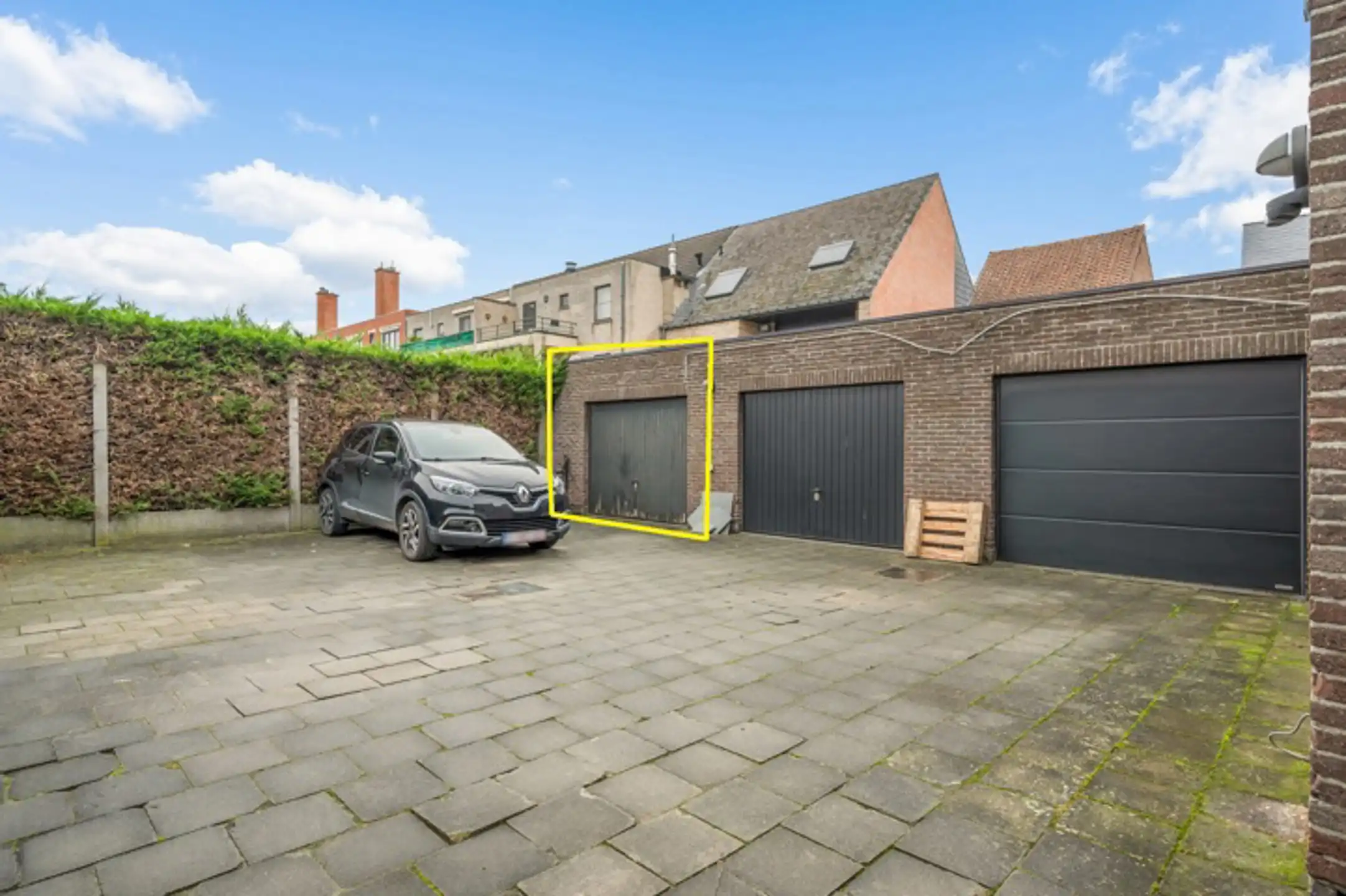 Ruim 3-slpk. duplex-appartement met garage, groot, zonnig terras en ruime bergzolder foto 2