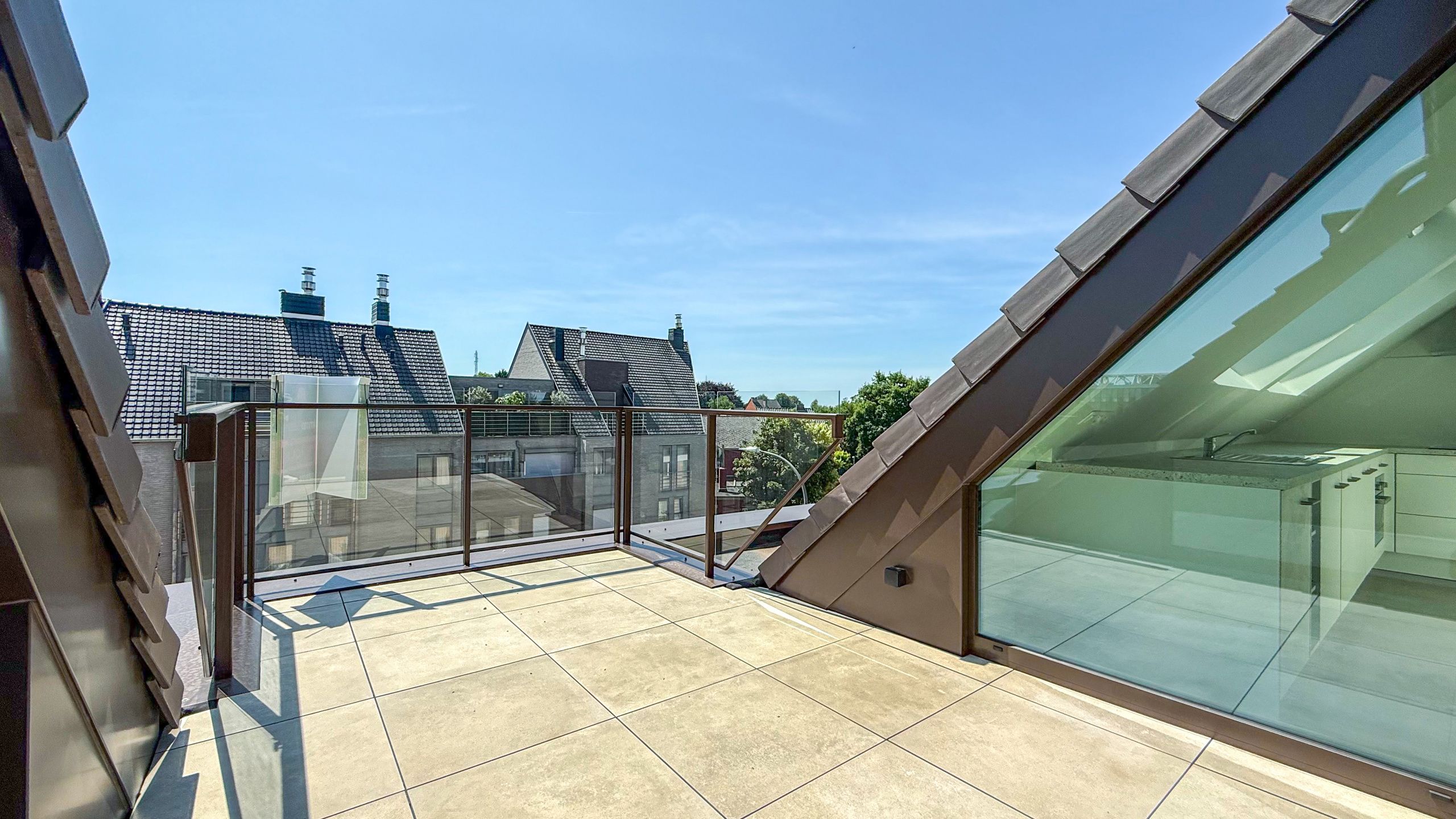 Modern nieuwbouw penthouse met zonneterras en garage! foto 12
