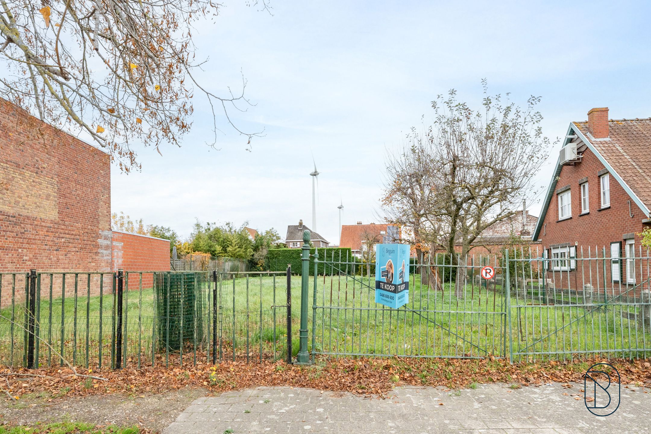 Leuke bouwgrond van 678m2, voor HOB. foto {{pictureIndex}}