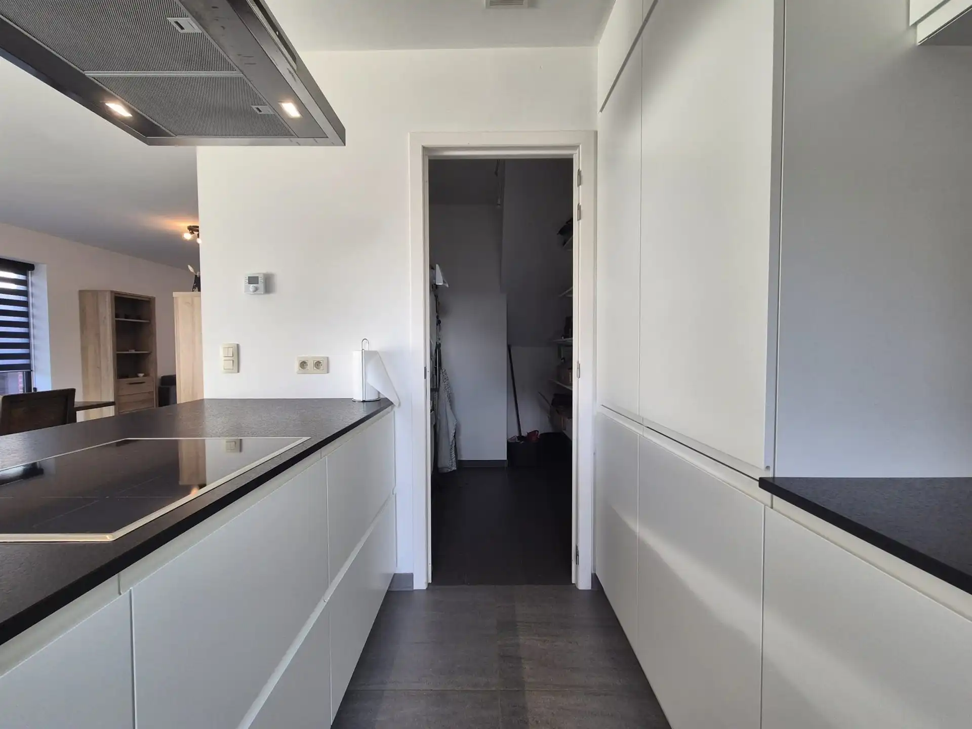 Ruime energiezuinige woning in rustige straat. foto 9