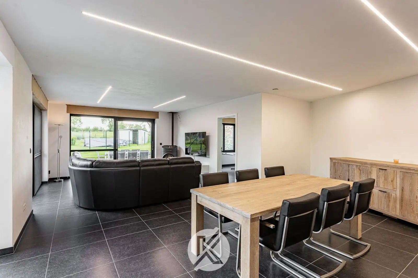 Moderne nieuwbouwwoning met hoogwaardige afwerking foto 4