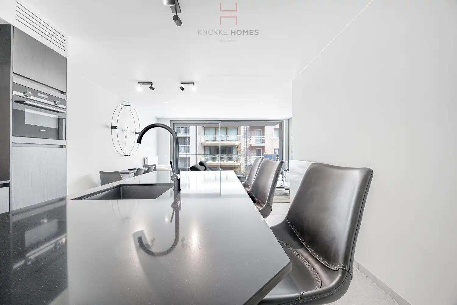 Prachtig afgewerkt nieuwbouwappartement met twee slaapkamers en twee badkamers op de Parmentierlaan foto 13