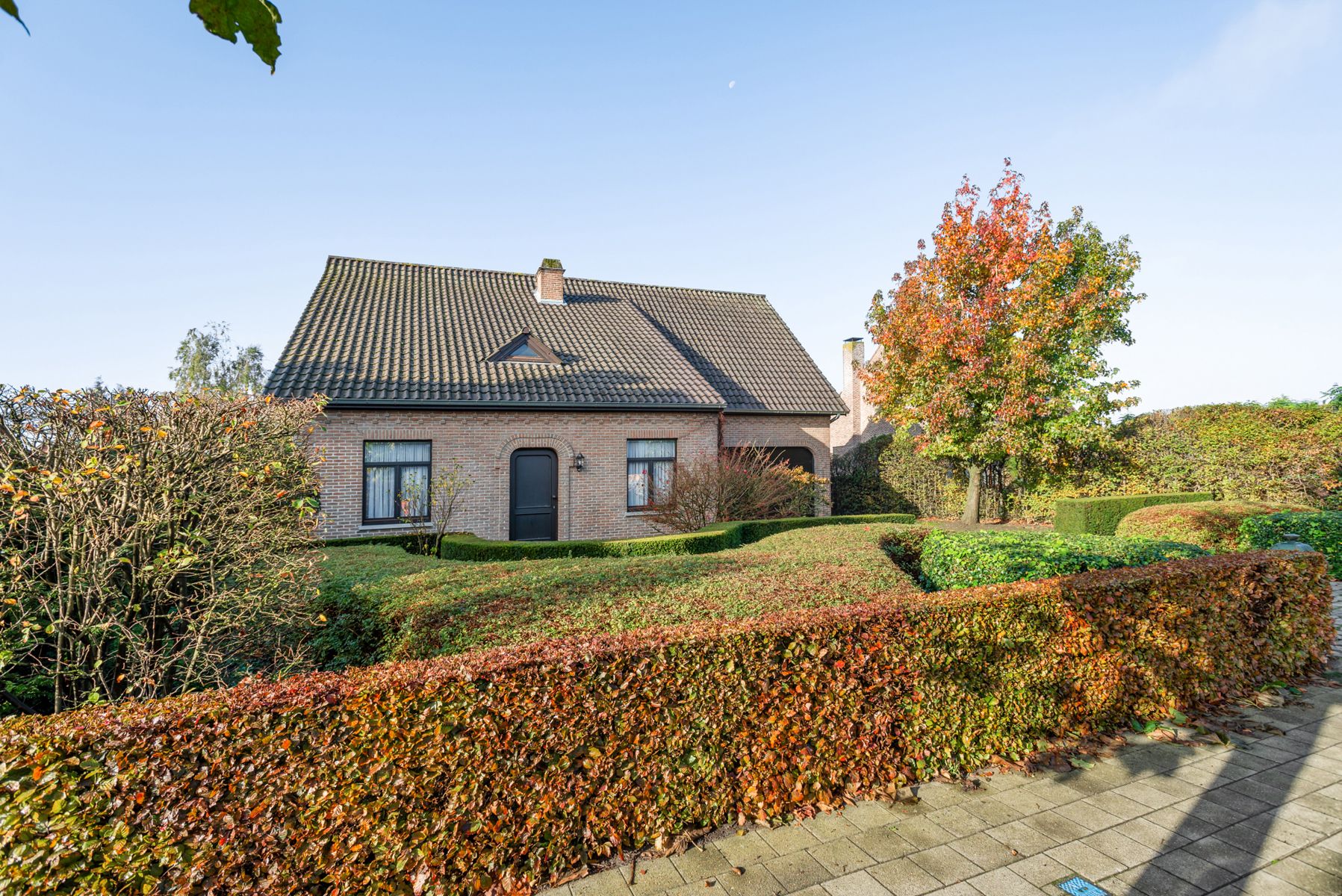 Zeer ruime, landelijke woning op een mooi perceel van 1184m² te Ramsdonk foto 2