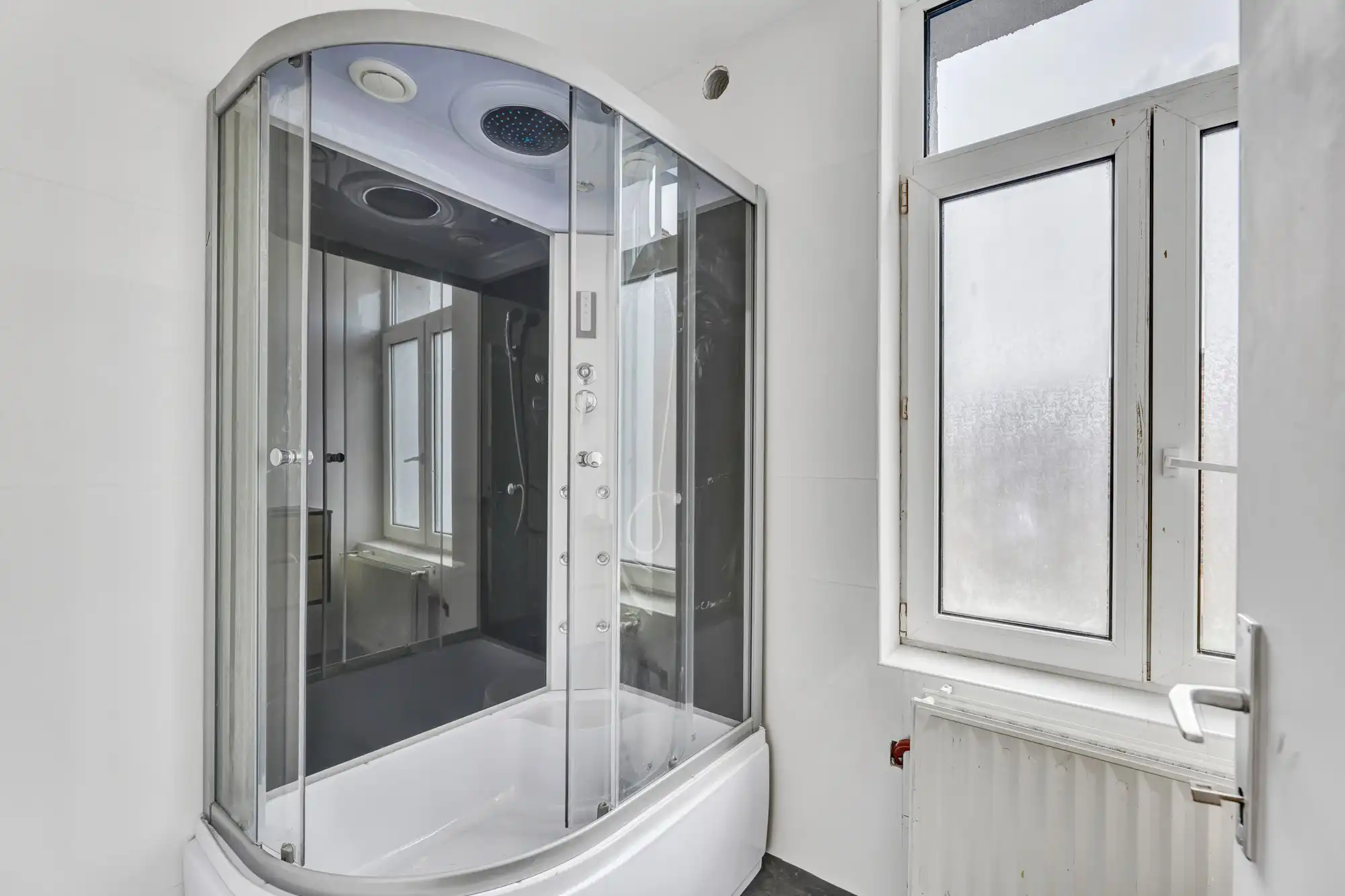 Gerenoveerd handelshuis op strategische locatie te Dilbeek! foto 20