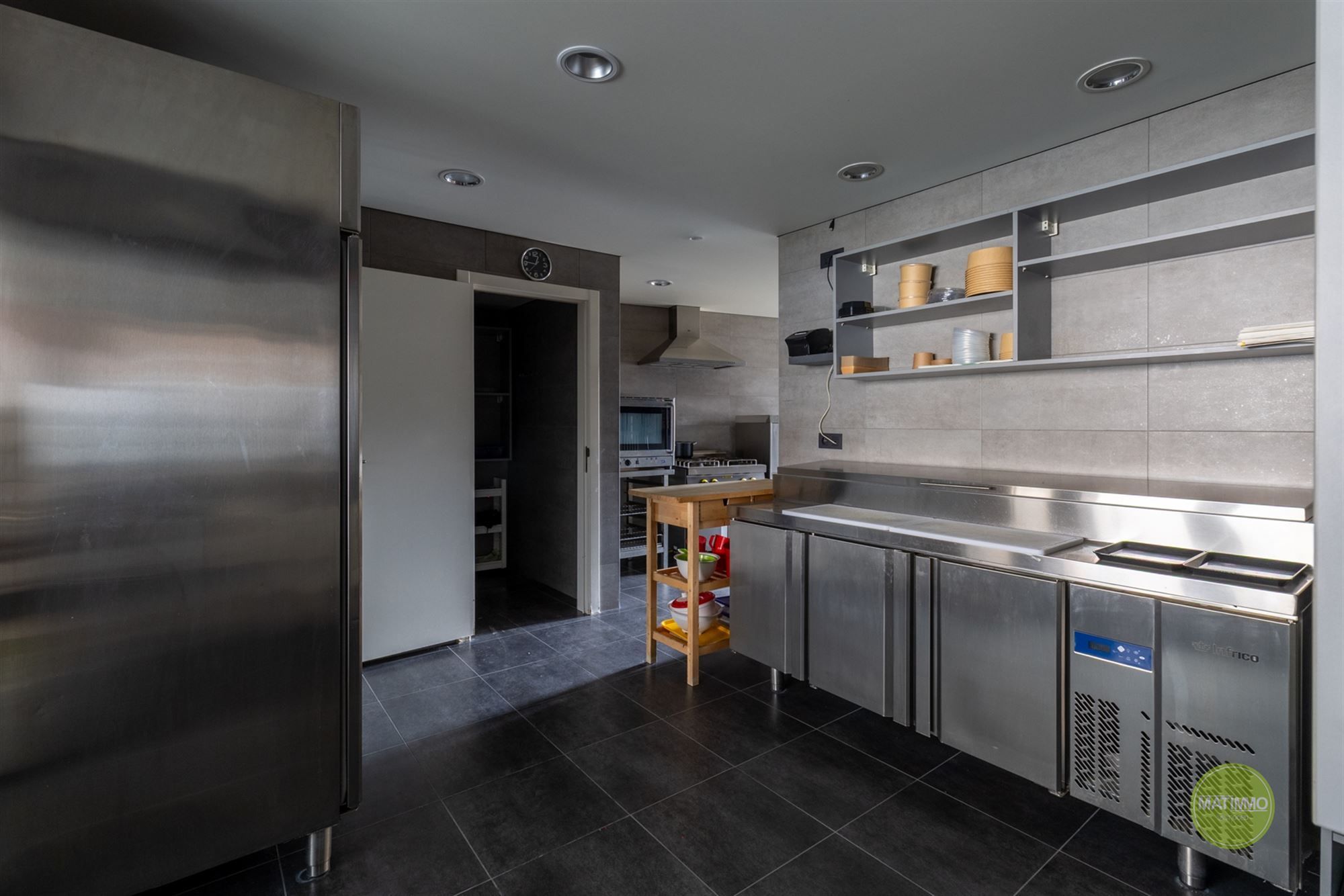 Commercieel handelspand met duplex appartement in Balen foto 7