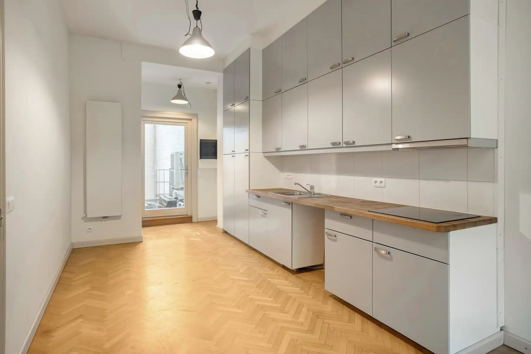 Instapklaar appartement op gegeerde locatie nabij het KMSKA. foto 5