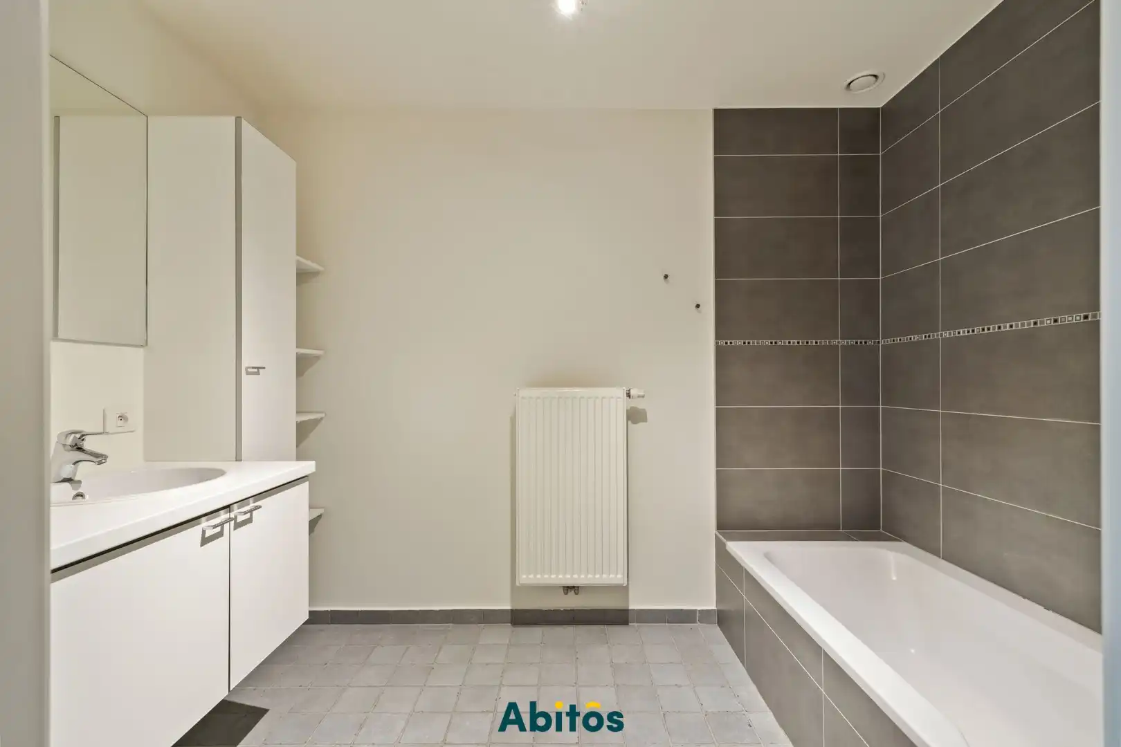 Gemeubeld appartement met 2 slaapkamers nabij Gent-Dampoort foto 14