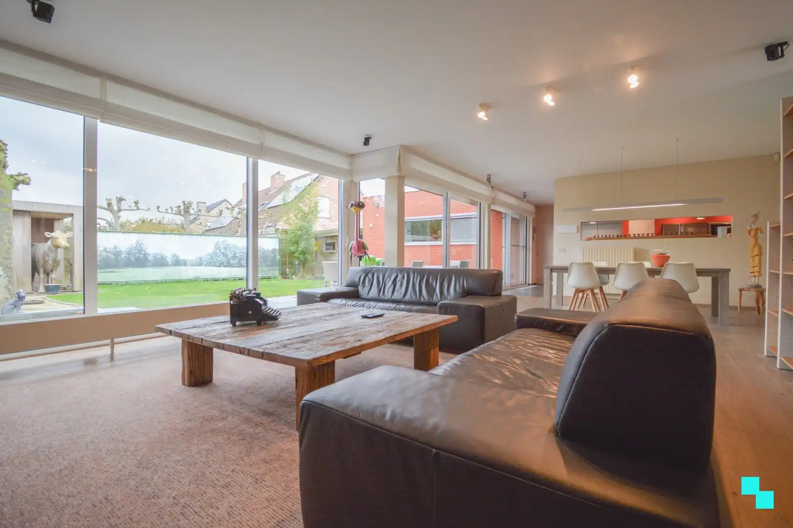 Bijzonder lichtrijke en verrassend ruime villa te Hooglede foto 7