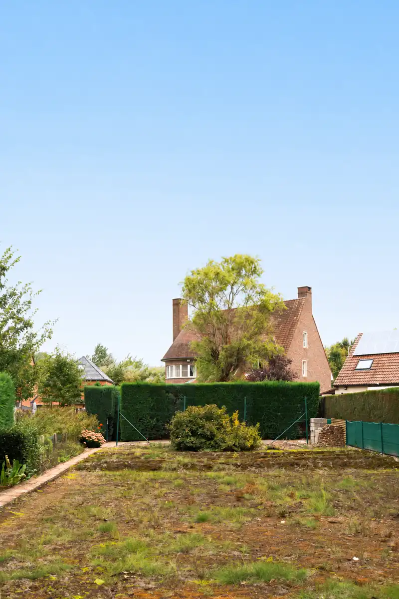 Statige villa met uitzonderlijk veel ruimte en potentieel  foto 2