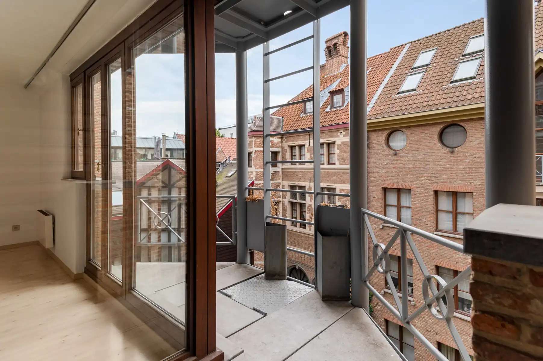 Appartement met terras en staanplaats in karaktervol historisch gebouw foto 6