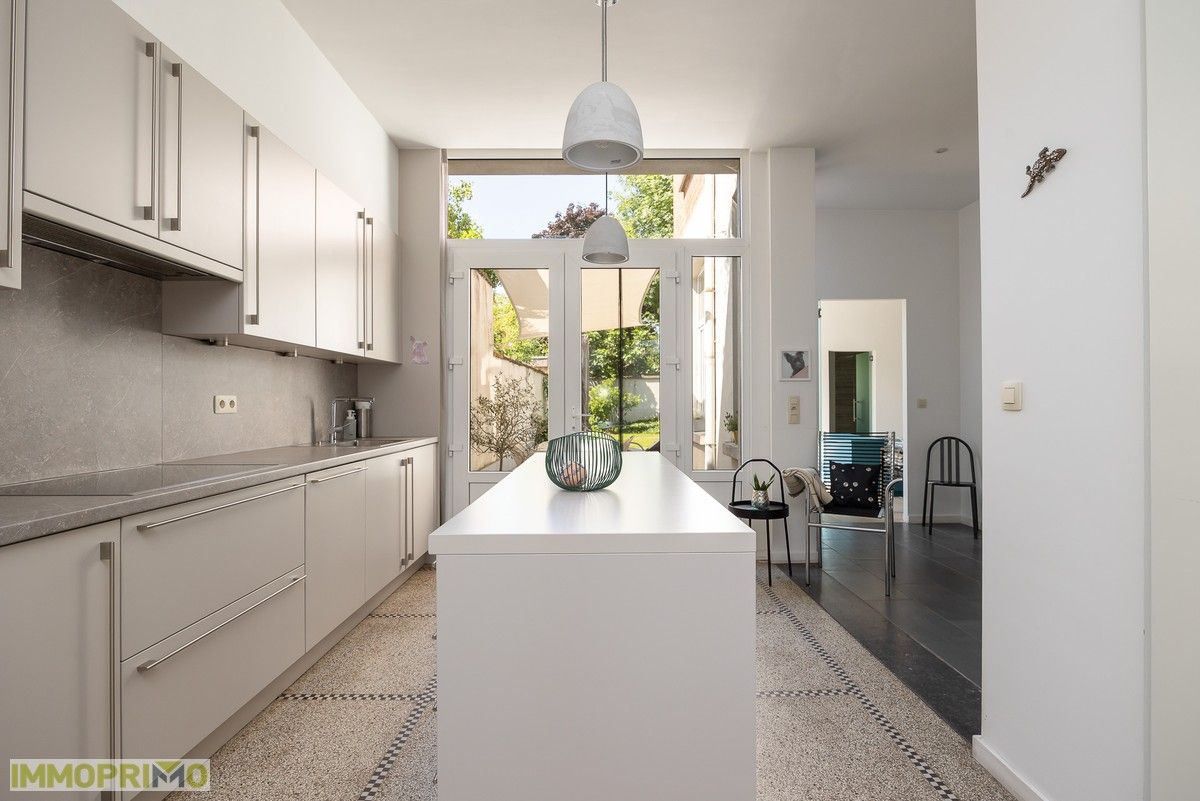 Ruim en stijlvol 1-slaapkamerappartement met zuidtuin en terras foto 5
