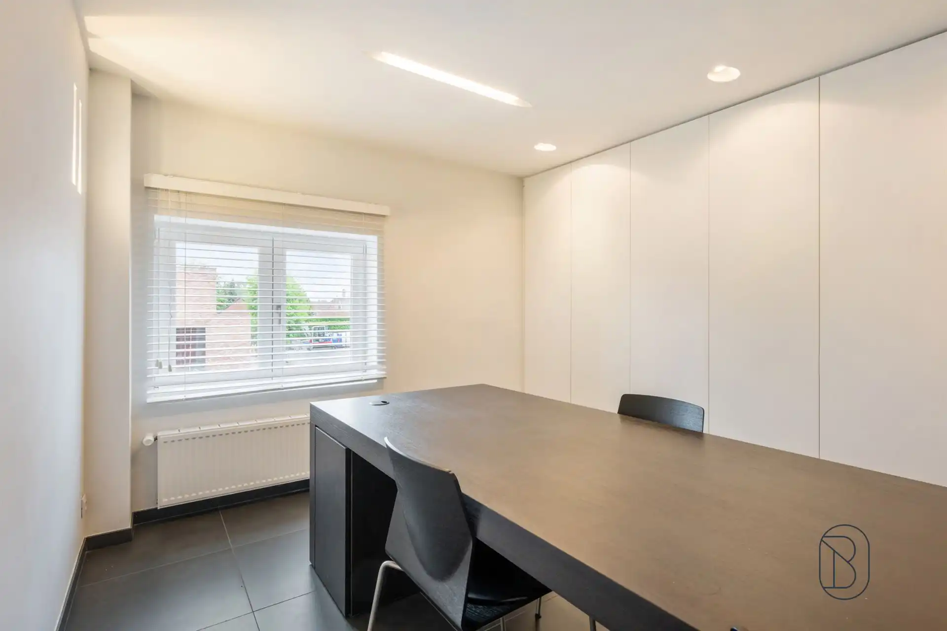 Commercieel gelegen kantoor/praktijk + woonst met atelier foto 26