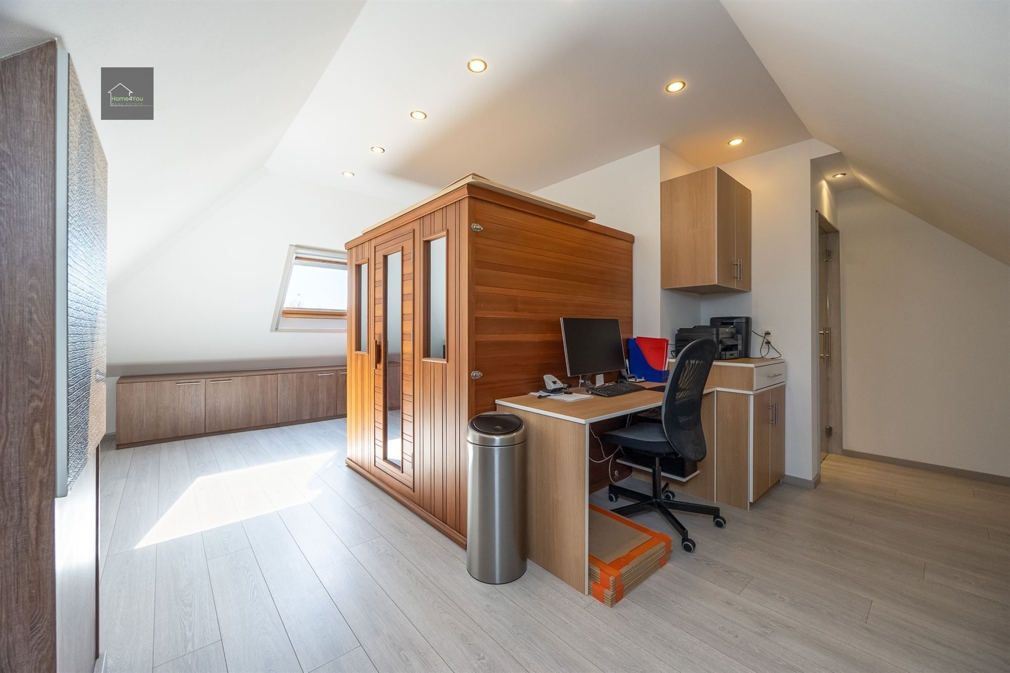 Moderne, energiezuinige halfopen woning in de rustige Vredewijk foto 24