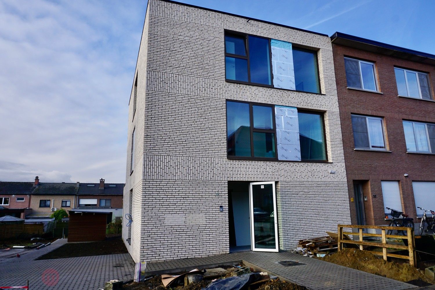 Nieuwbouw duplex appartement met 2 slaapkamers en terras. foto 31