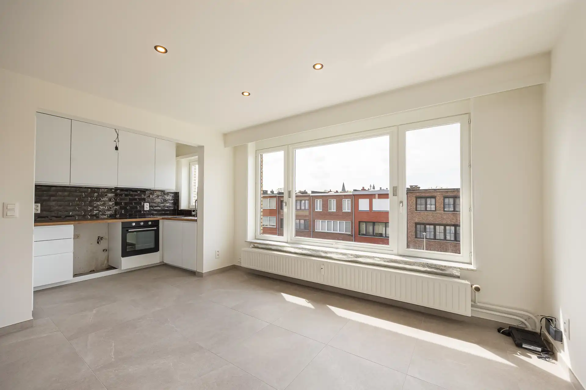 Prachtig gerenoveerd appartement met 2 slaapkamers. foto 6