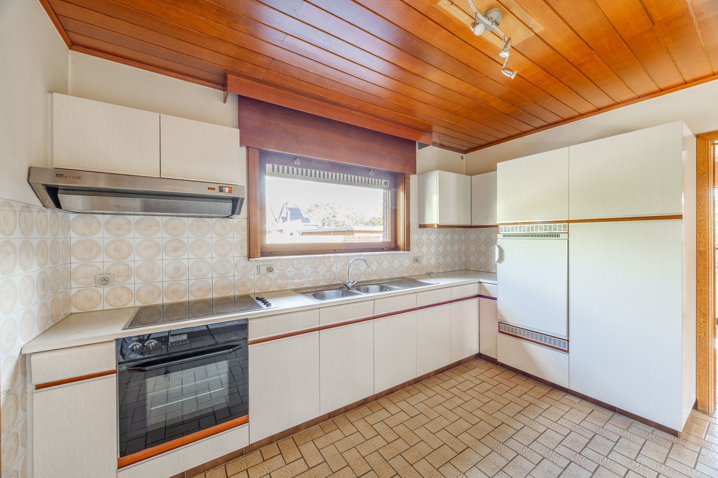TRAPLOZE WONING MET ZONNIGE TUIN foto 10