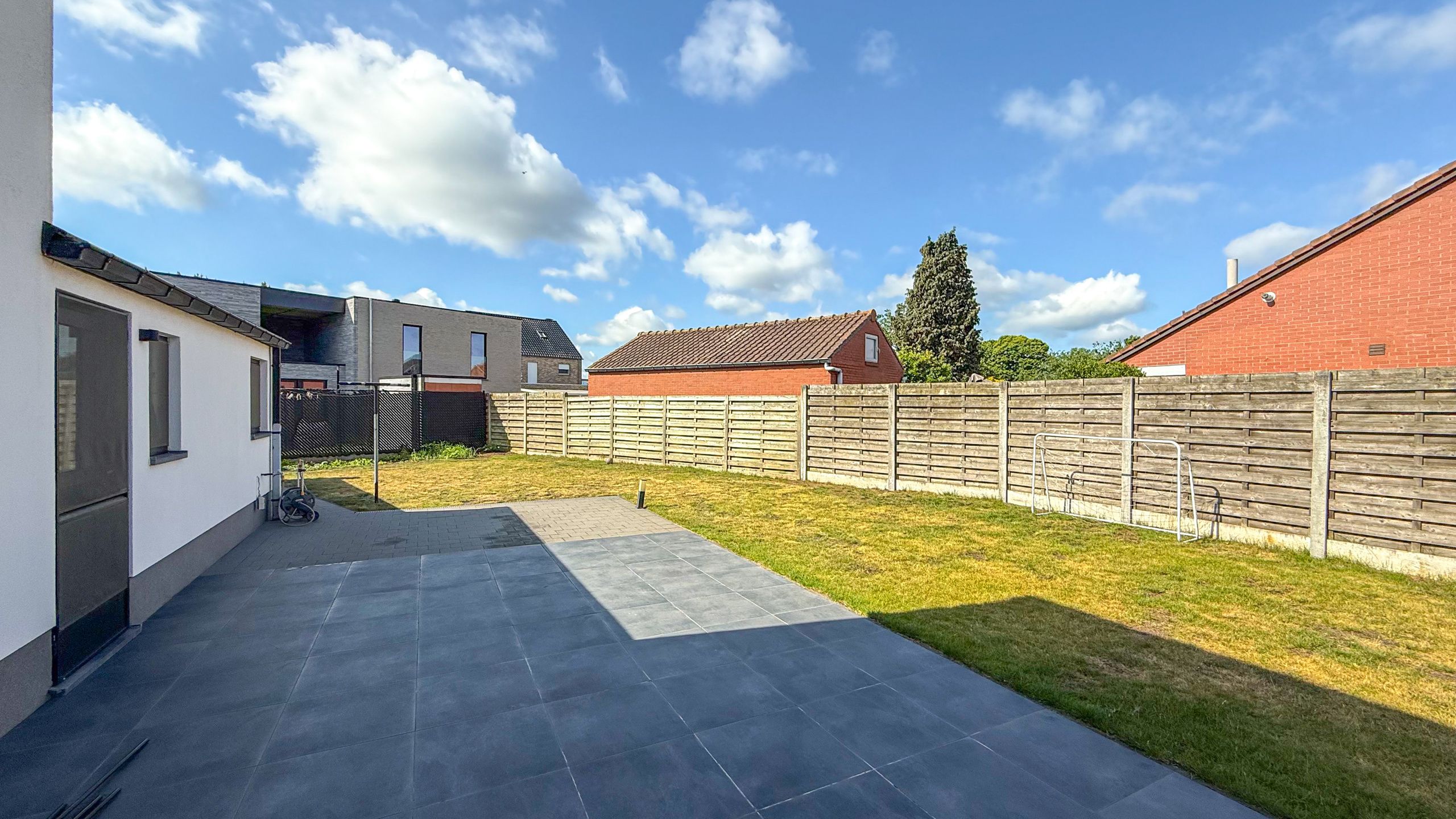 Instapklare, volledig vernieuwde woning met tuin in Beringen foto 24