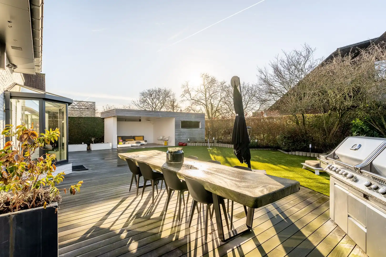 Alleenstaande villa met 4 slaapkamers in een residentiële omgeving. foto 42