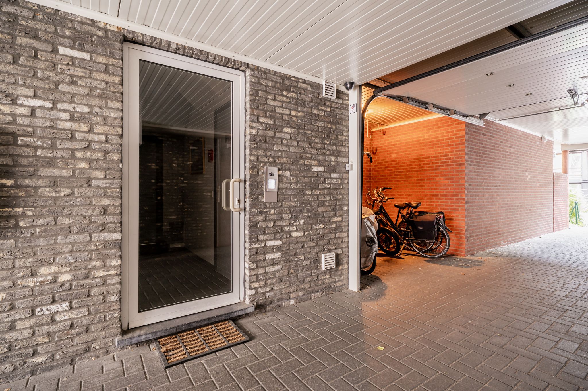Zonnig appartement met 2 slaapkamers op TOP locatie te Boom! foto 16
