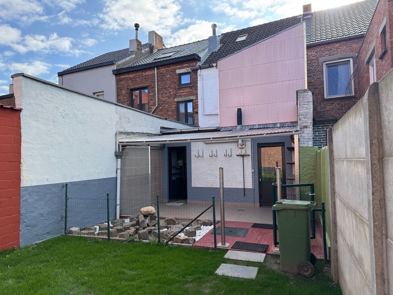 Goed gelegen rijwoning met tuin foto 20