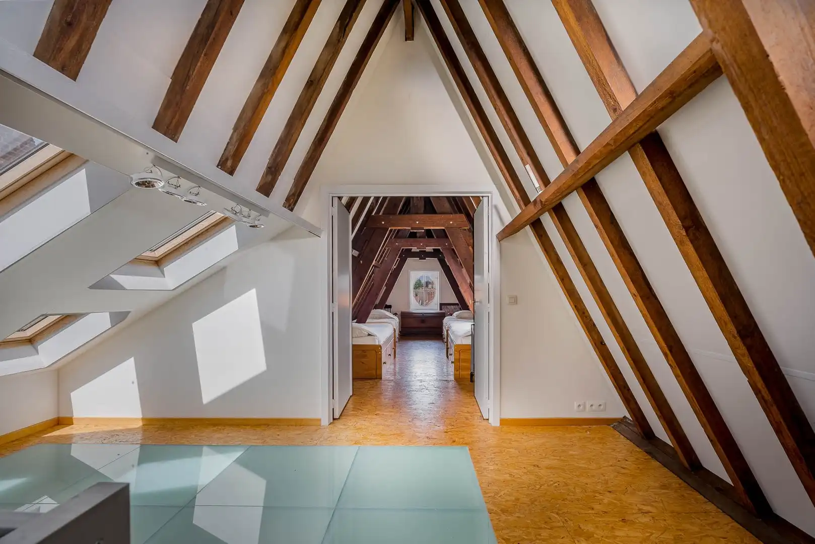 Monumentaal gerestaureerd herenhuis aan de Brugse Reien foto 33