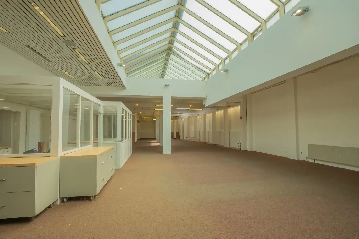 Commerciële toplocatie van 694 m² op hoekligging in Aarschot foto 4