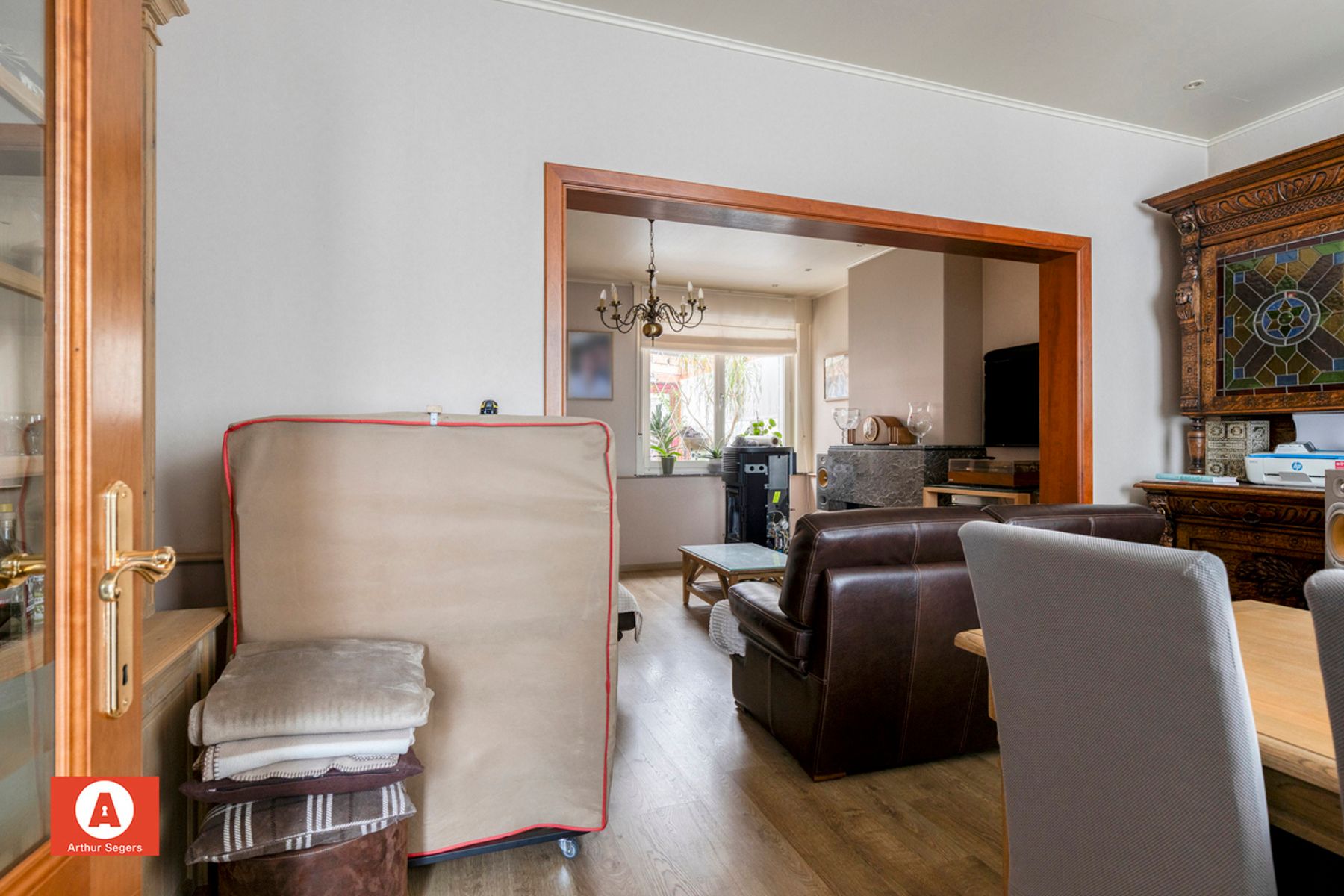 Verzorgde half-open bebouwing met oprit. foto 6