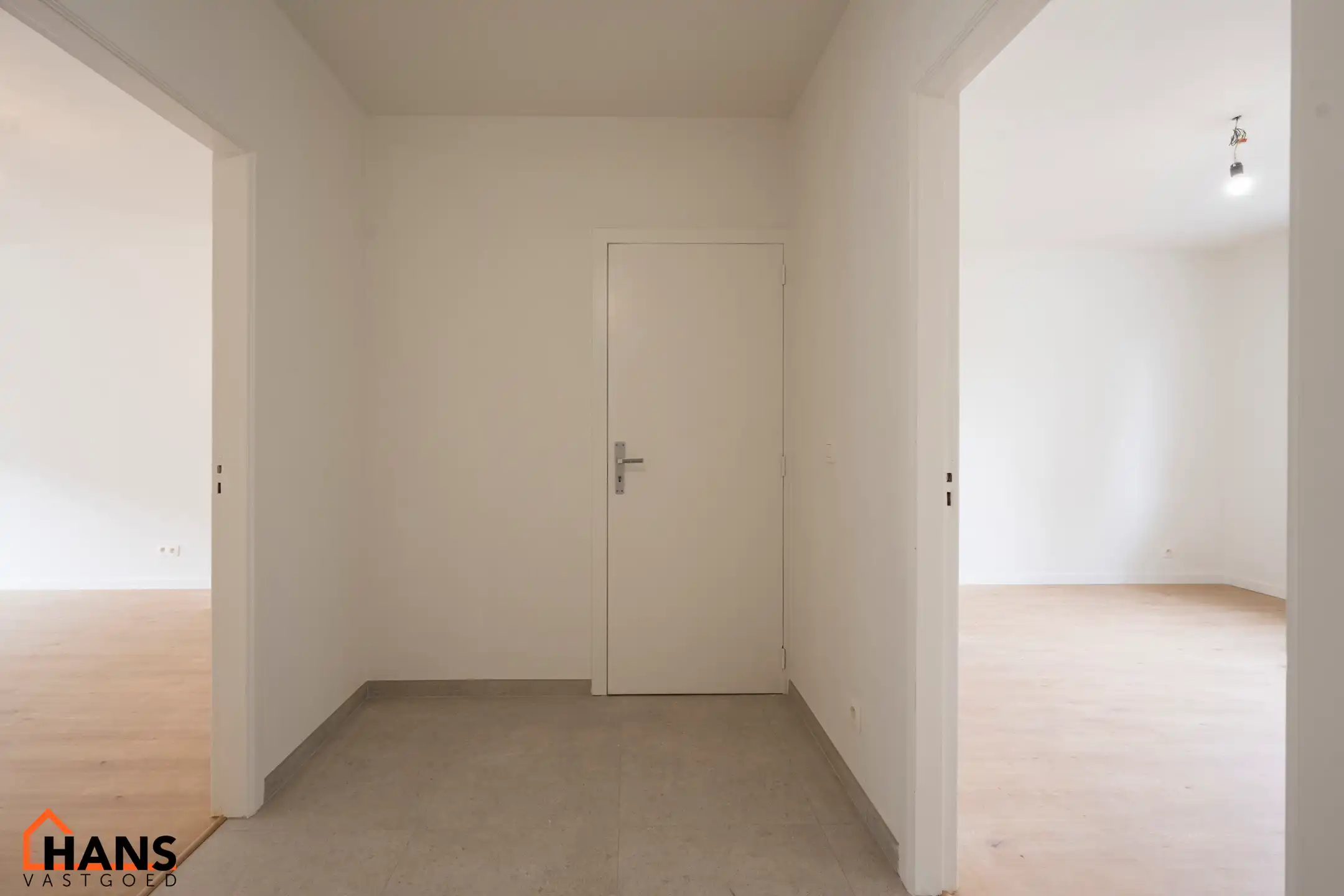 Gerenoveerd gelijkvloersappartement met garagebox. foto 6