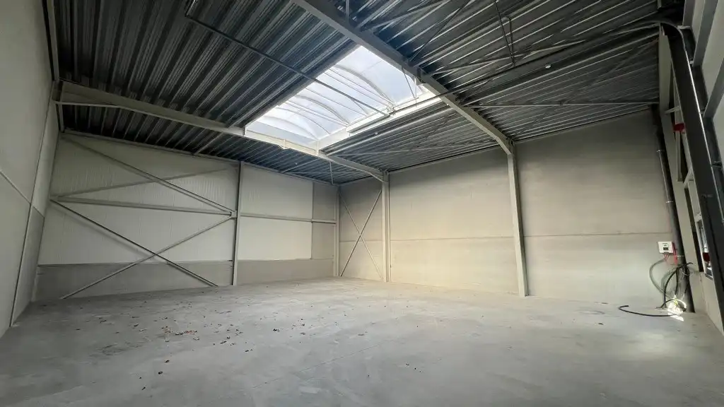 Nieuwbouw magazijn te huur in Tielt foto 7