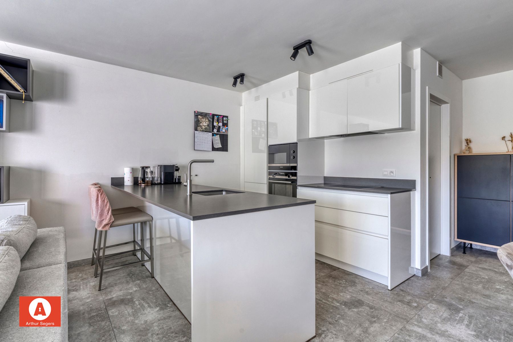 Gelijkvloers appartement met tuin (Z) en 2 staanplaatsen foto 10