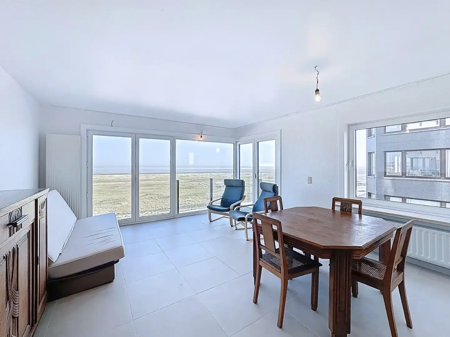 Mooi hoekappartement met FRONTAAL ZEEZICHT foto 2