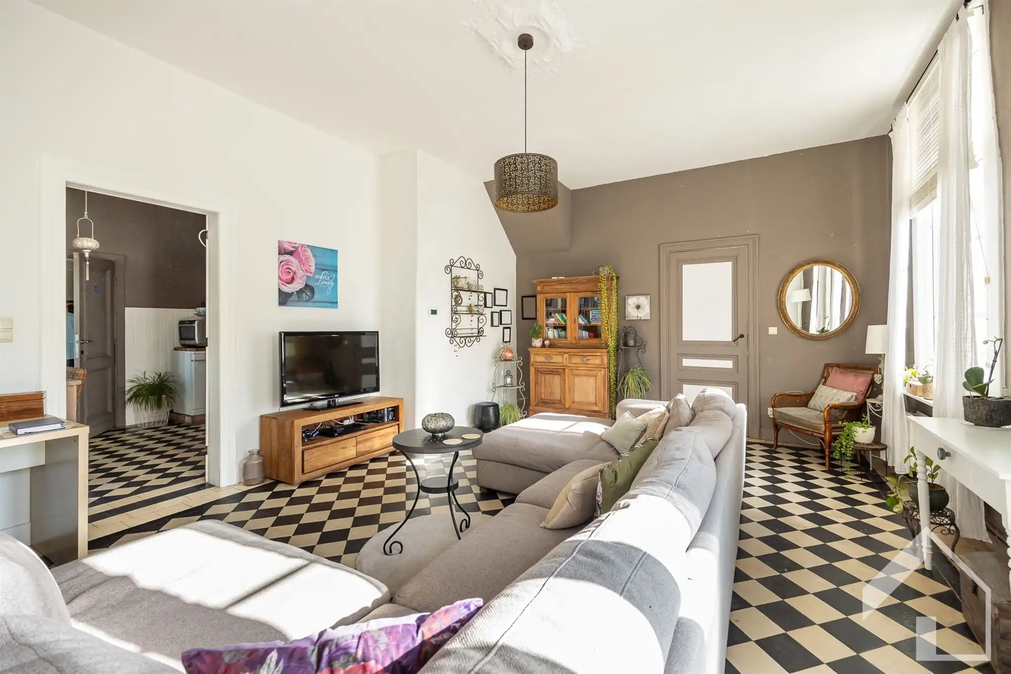 Unieke hoeve bestaande uit 2 individuele woningen en atelier foto 5