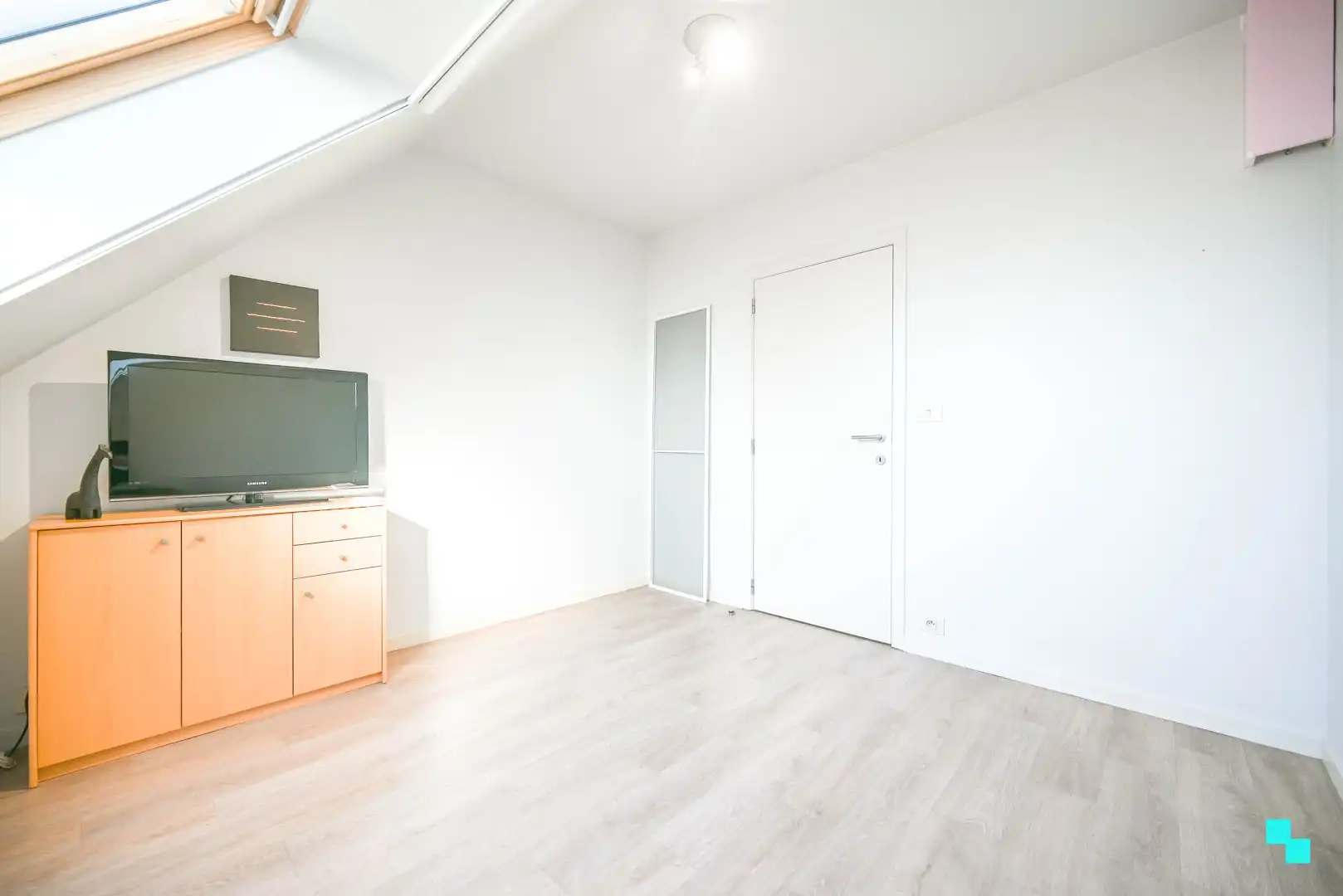 Riant, instapklaar appartement te Kortrijk foto 19