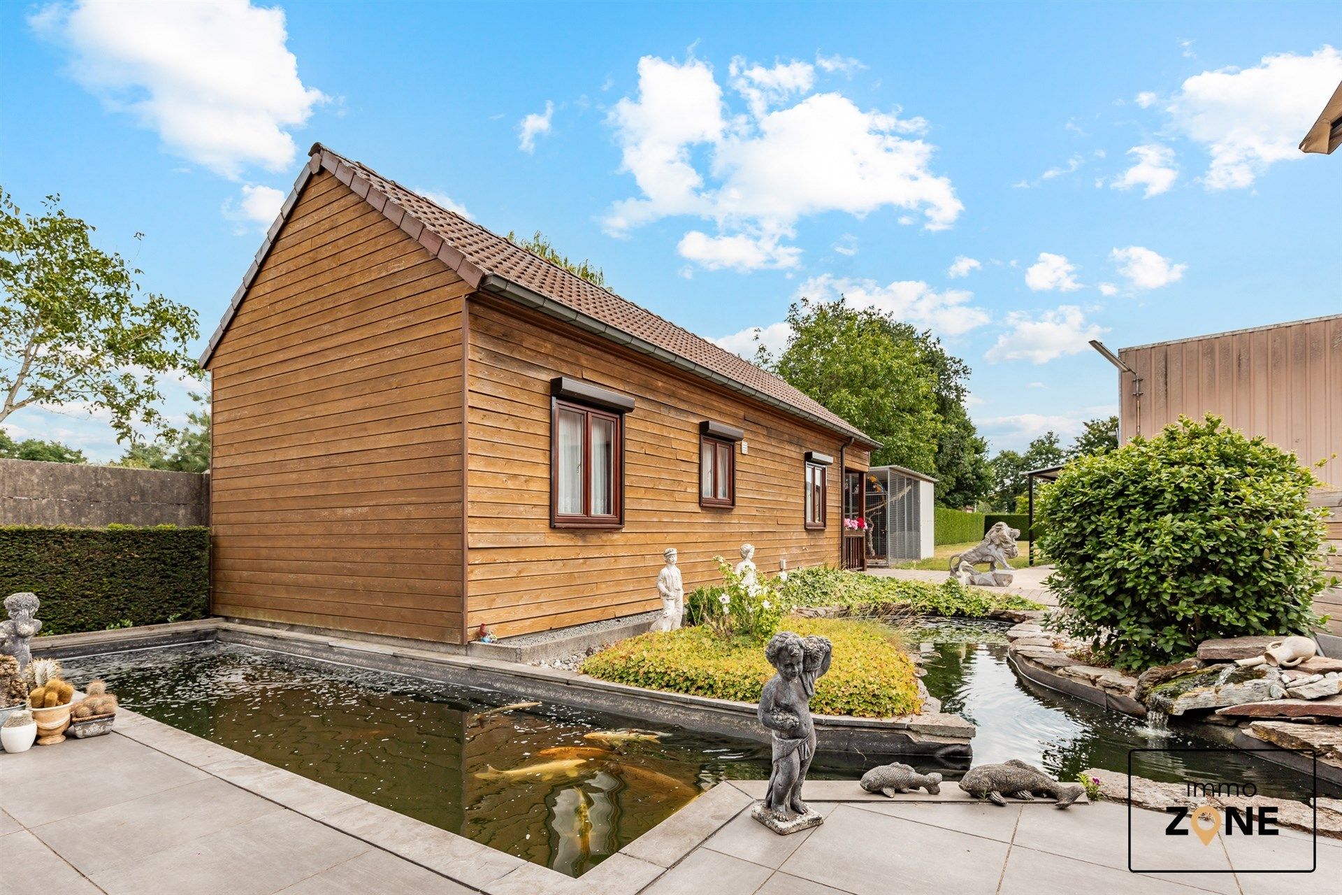 Huis, chalet en ruim magazijn op toplocatie foto 6
