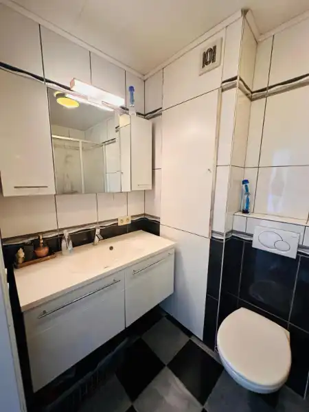 Aangenaam appartement op de eerste verdieping met garage en extra staanplaats foto 12