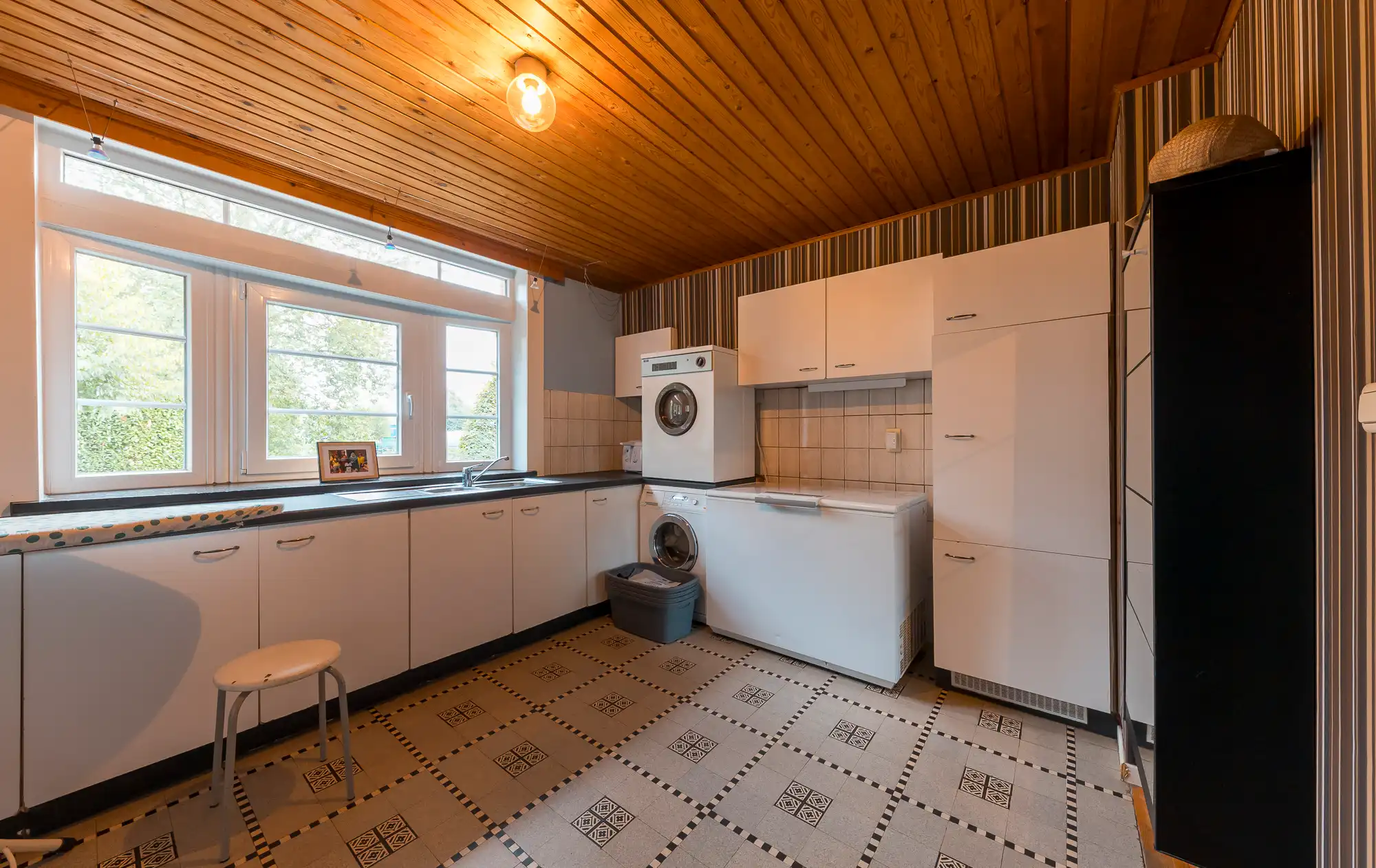 TE KOOP: Karaktervolle woning + naastliggend multifunctioneel bijgebouw op gunstige ligging in Bocholt foto 12