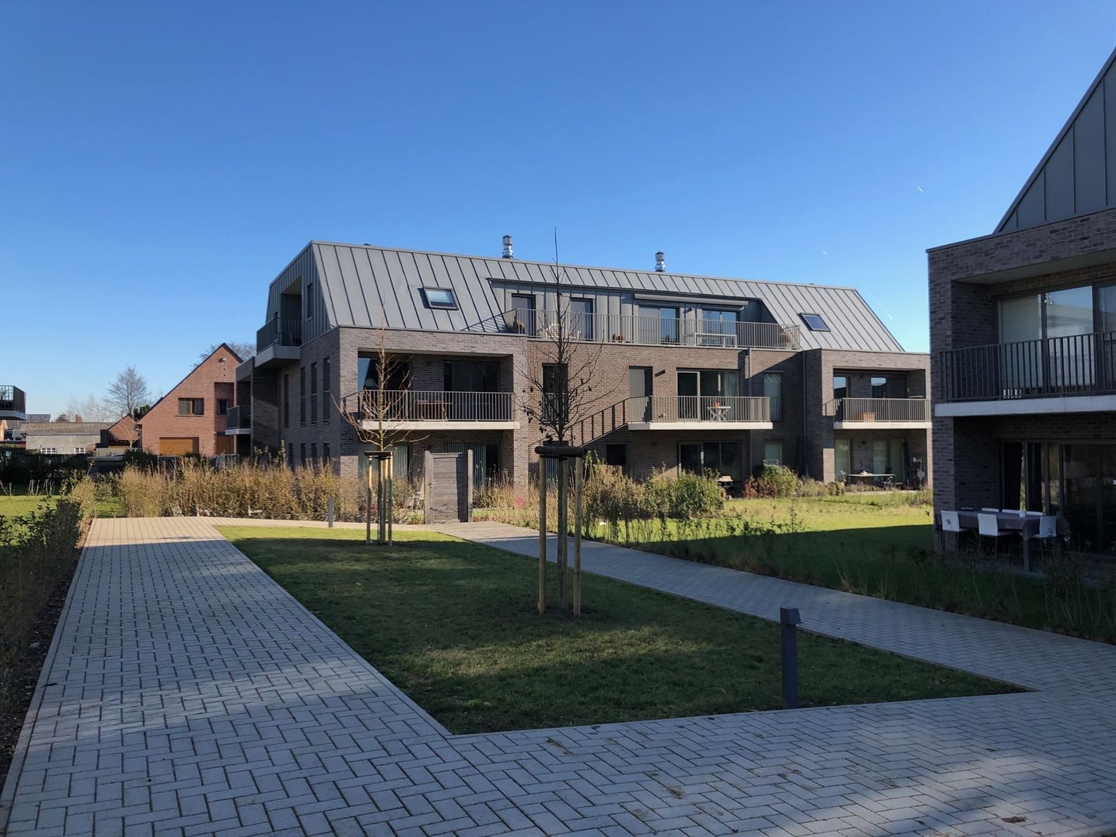 2 slpk appartement met terras en autostaanplaats. foto 11