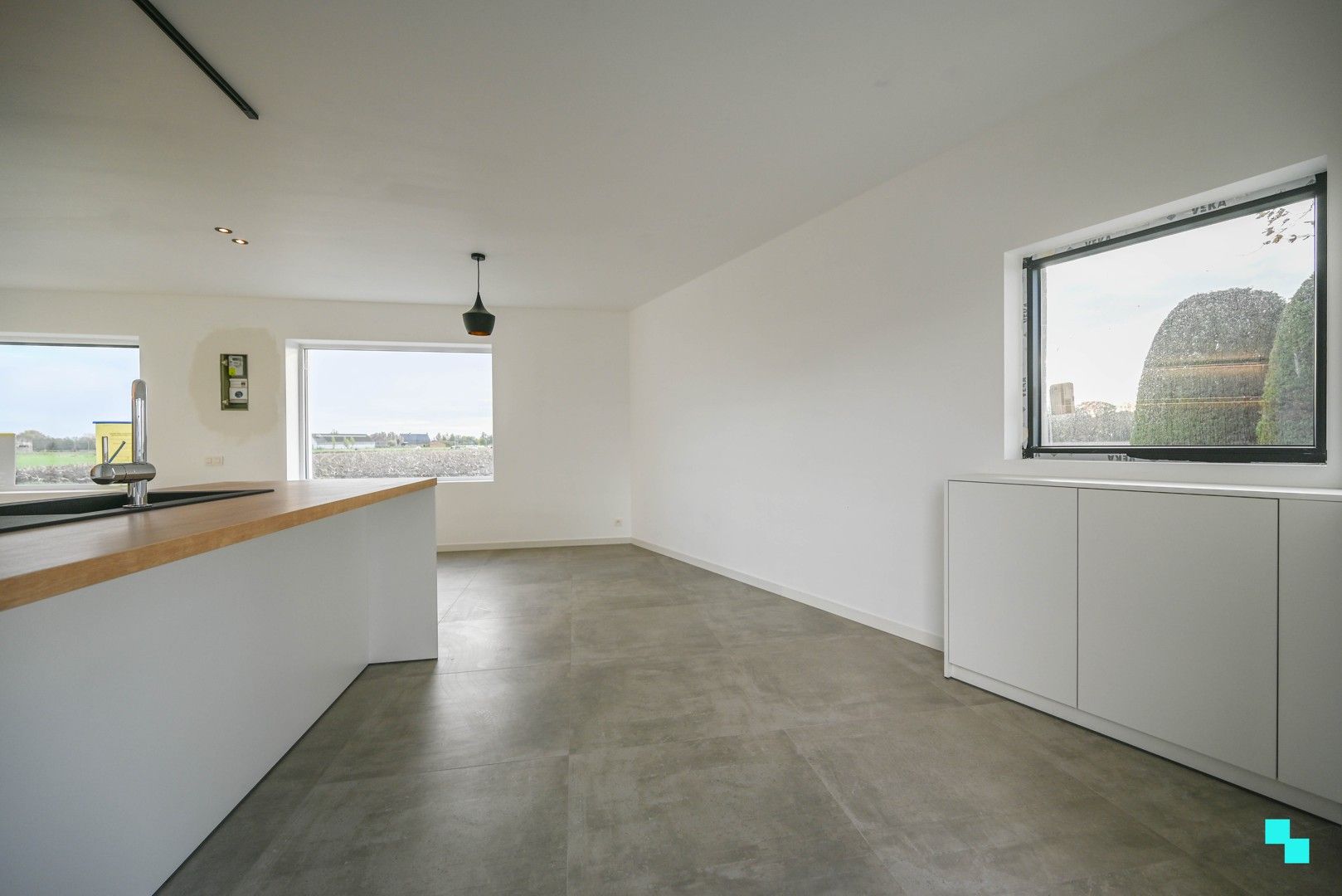 Volledig gerenoveerde woning met zicht op de velden foto 13