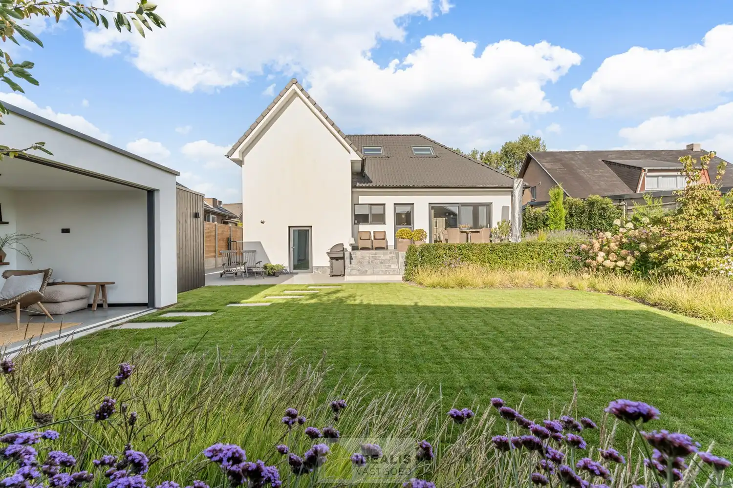 IDEALIS VASTGOED – Een prachtige instapklare woning in het fijne Hamont op een steenworp van de NL-grens! foto 54