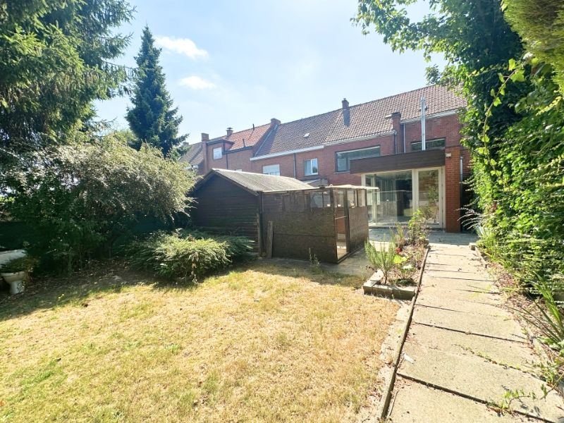 Ruime gezinswoning met tuin in Roeselare foto 21