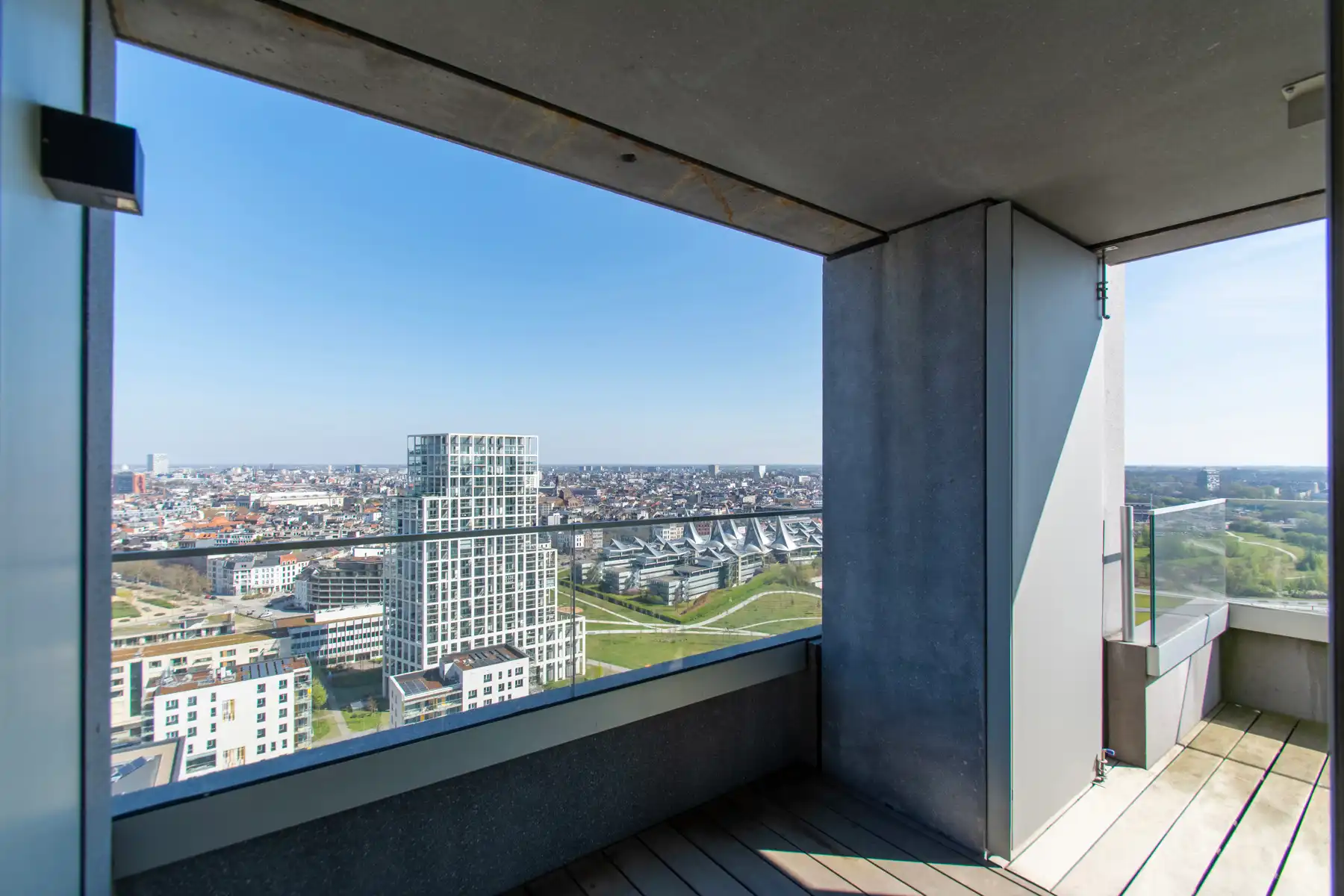 Gezellig 2-slaapkamer app. met groot terras foto 7